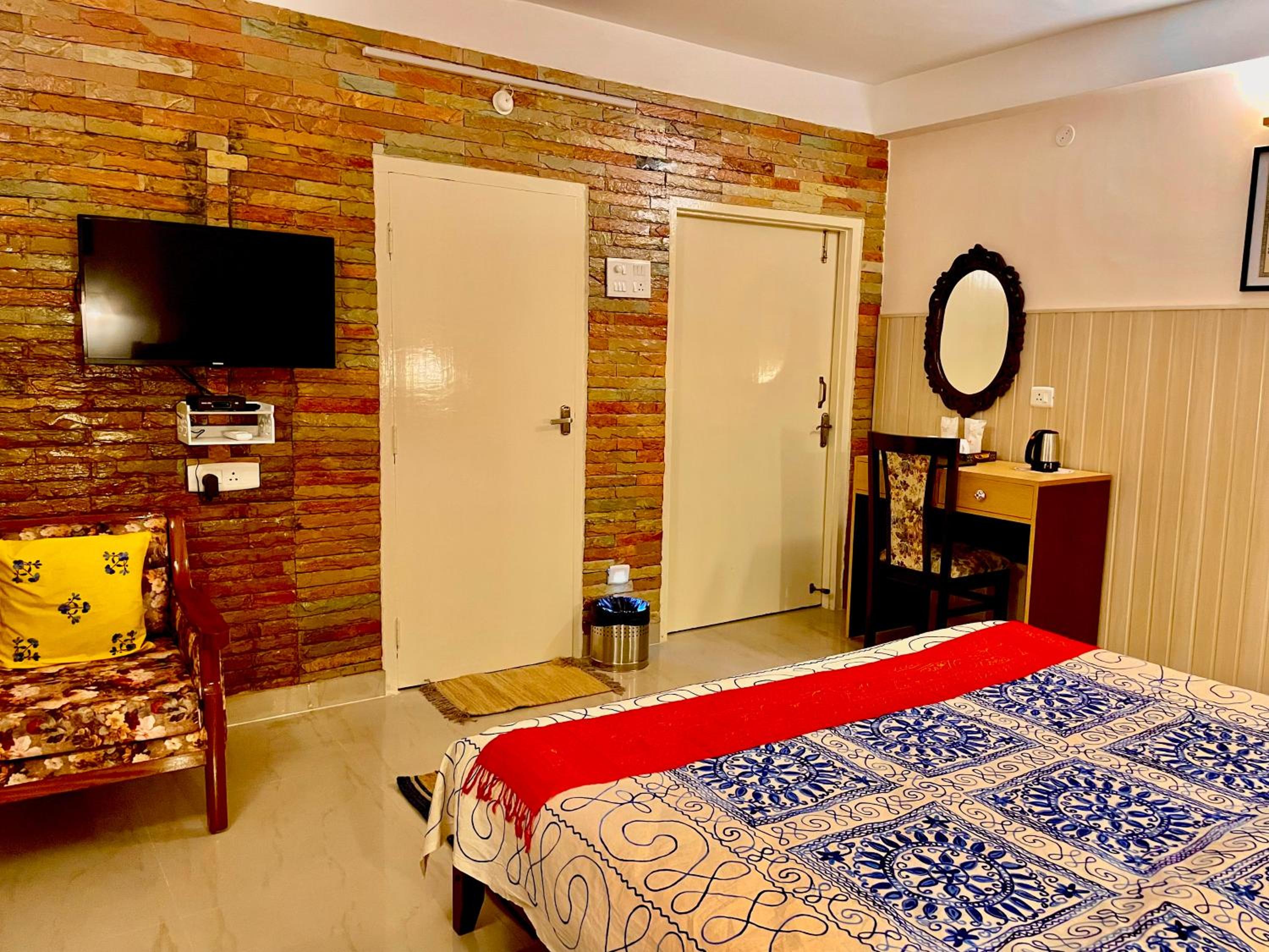 Deluxe Double or Twin Room photo 3