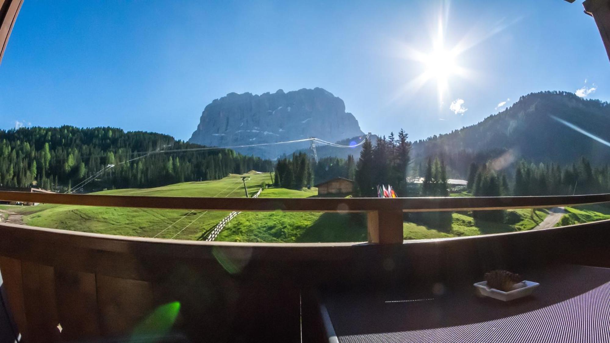 Apartment with Mountain View photo 3