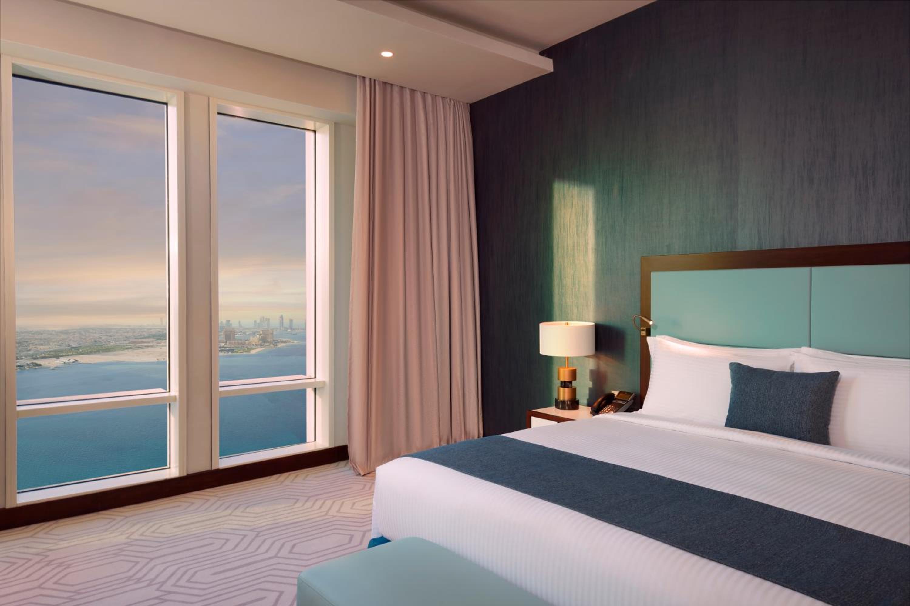 One Bedroom Apartment - Sea View - Photo 2