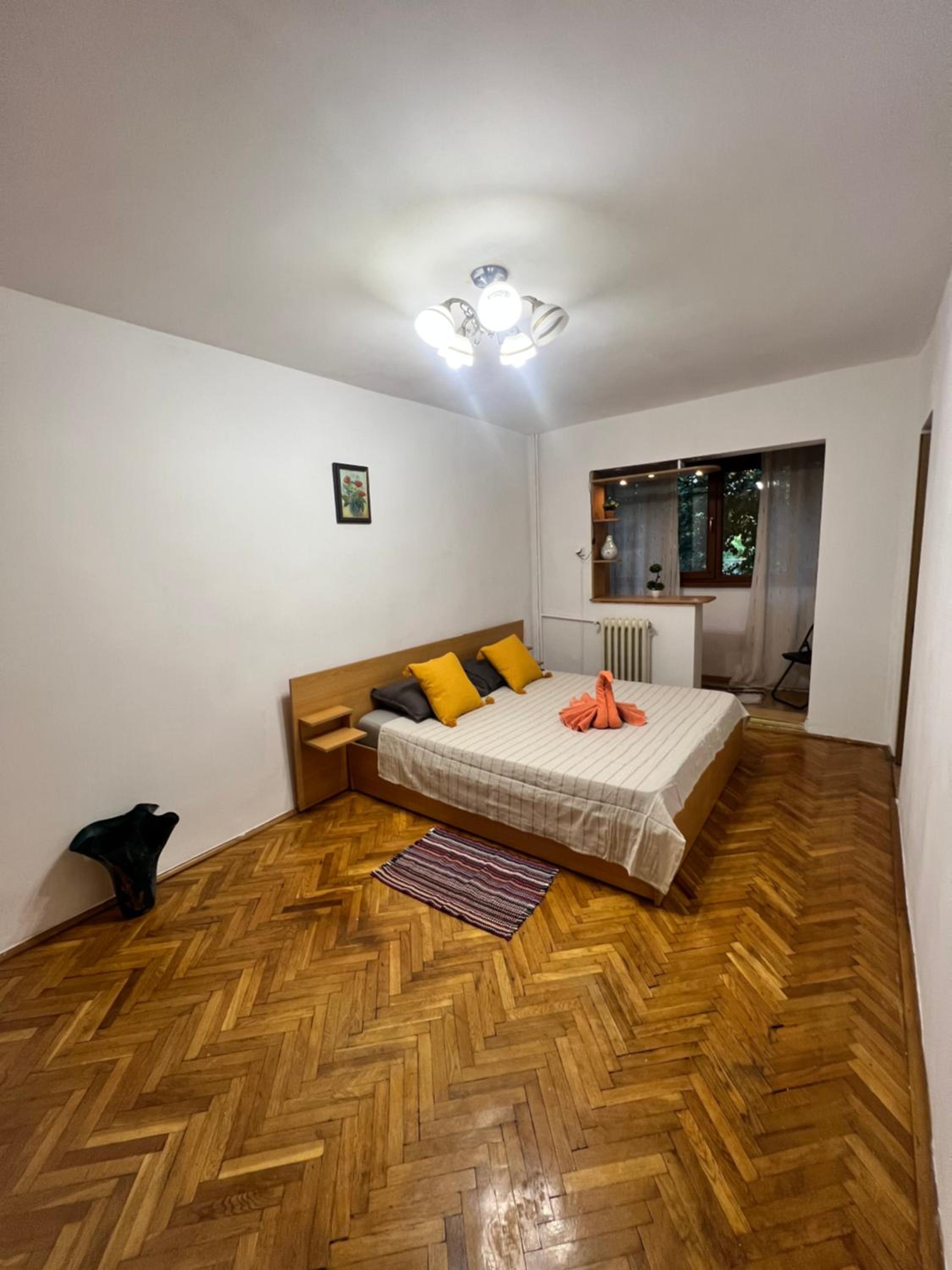 One-Bedroom Apartment - Photo 1