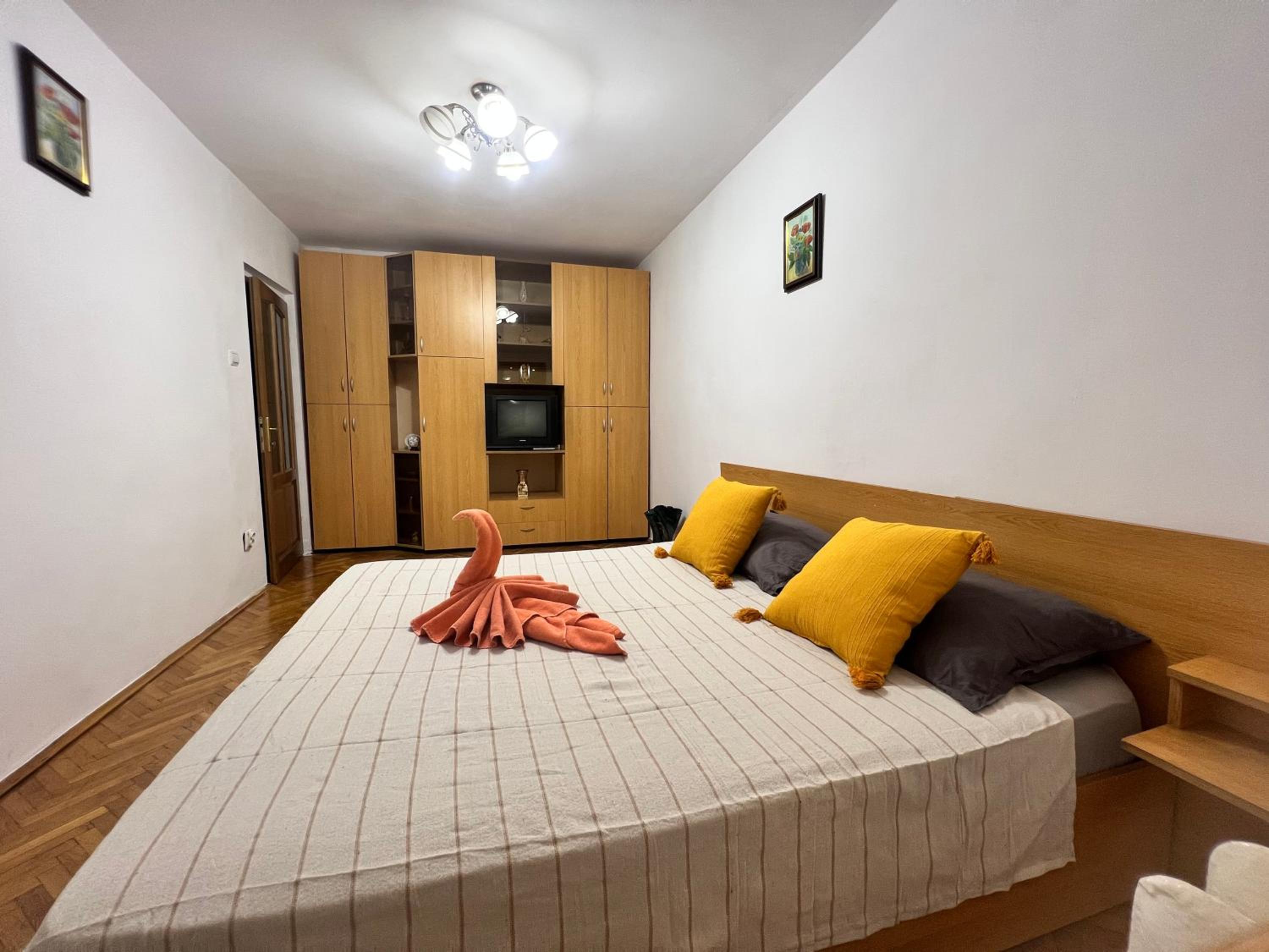 One-Bedroom Apartment - Photo 4