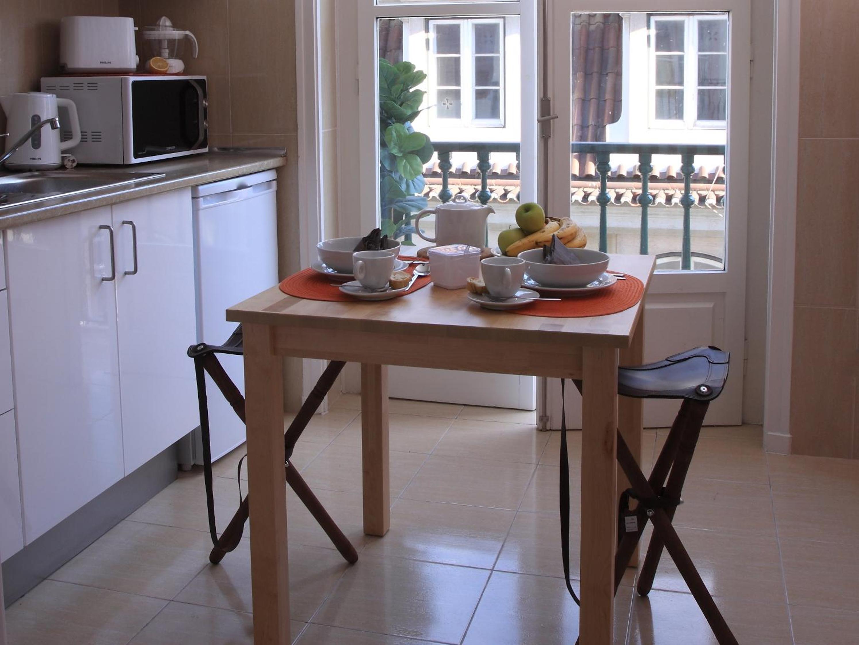 One-Bedroom Apartment with Balcony and River View photo 3
