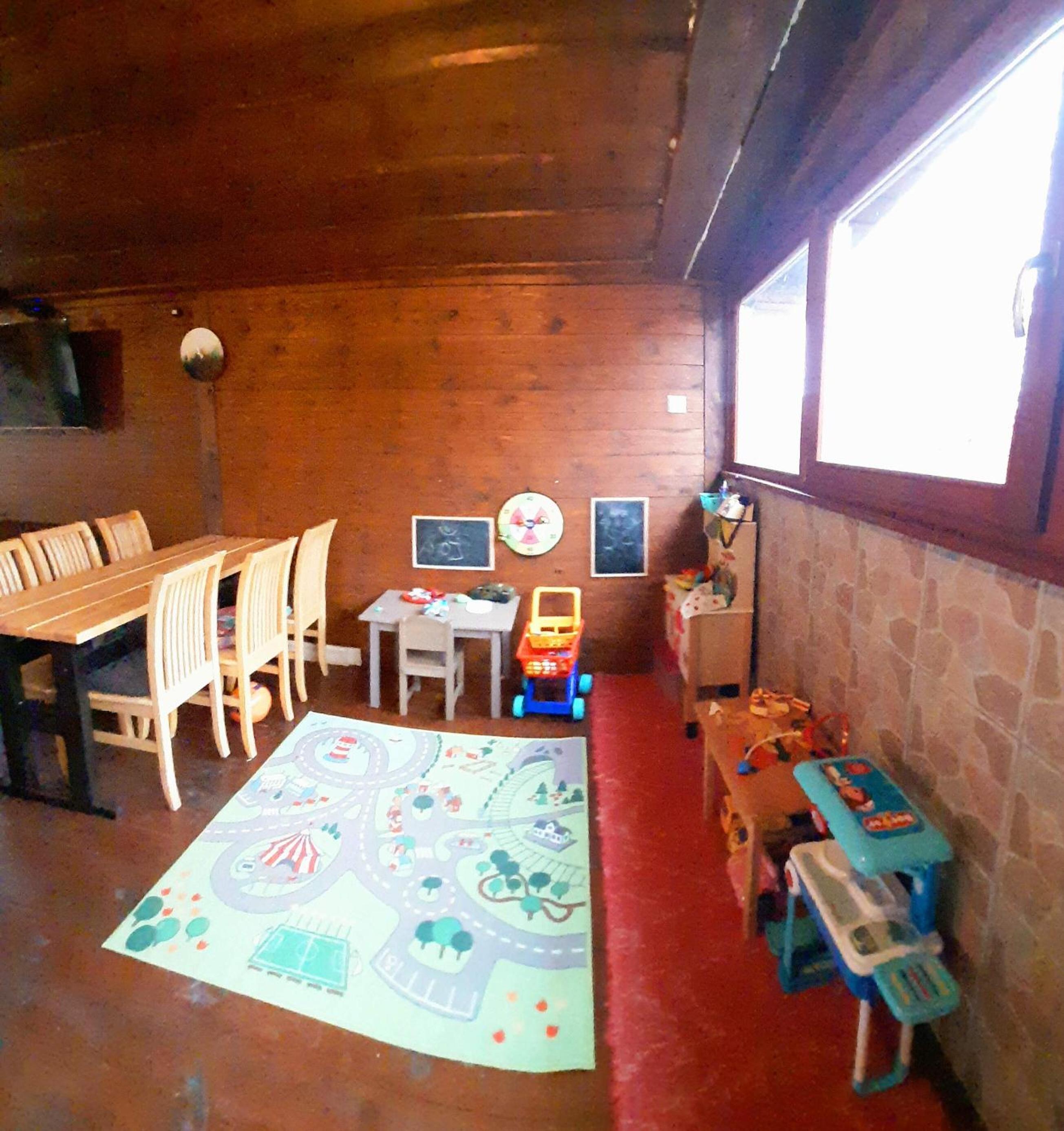 Standard Family Room - Photo 14