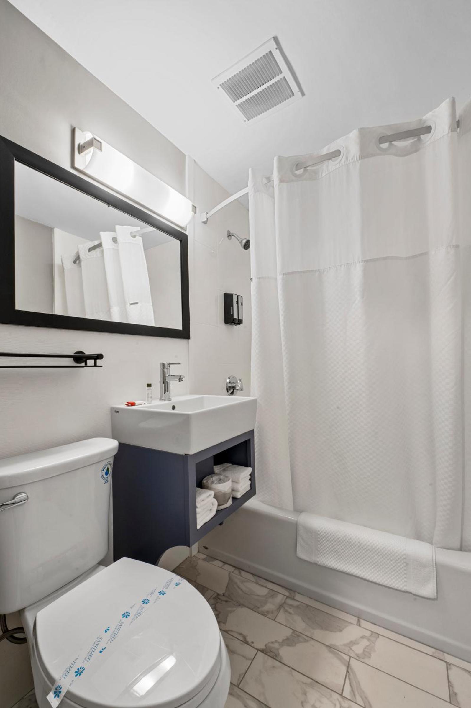 Economy Double Room photo 3
