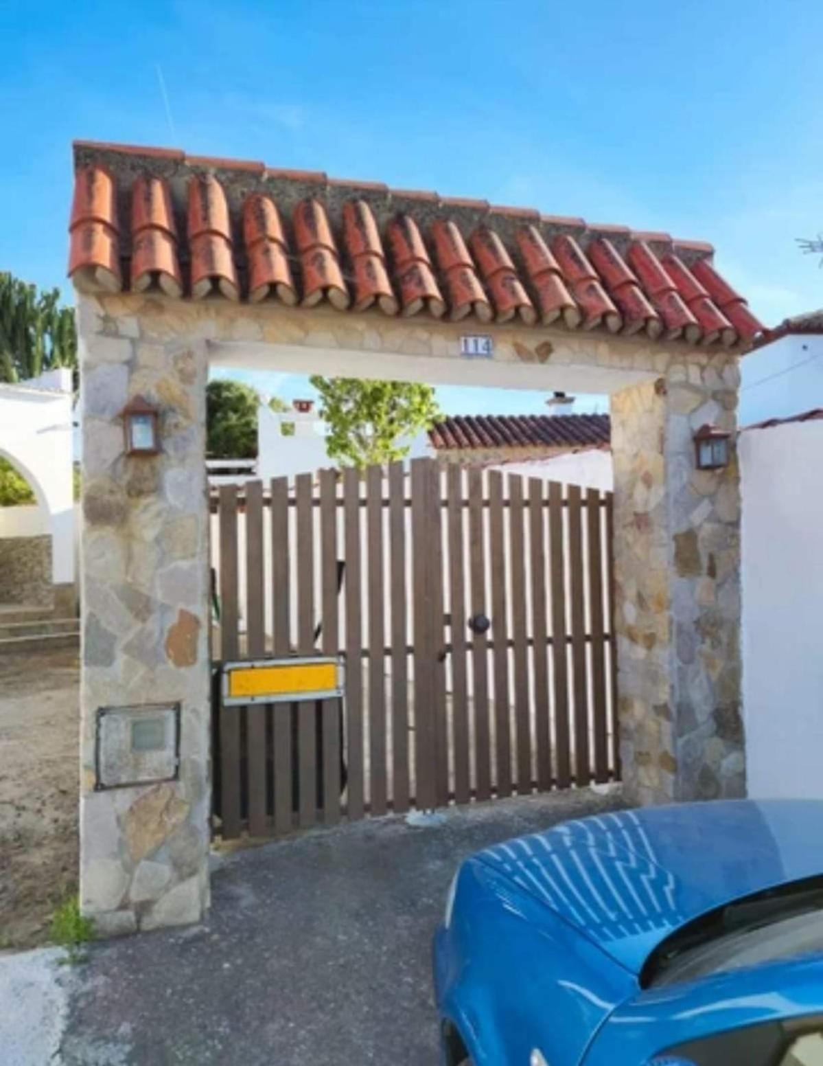 Three-Bedroom House photo 2