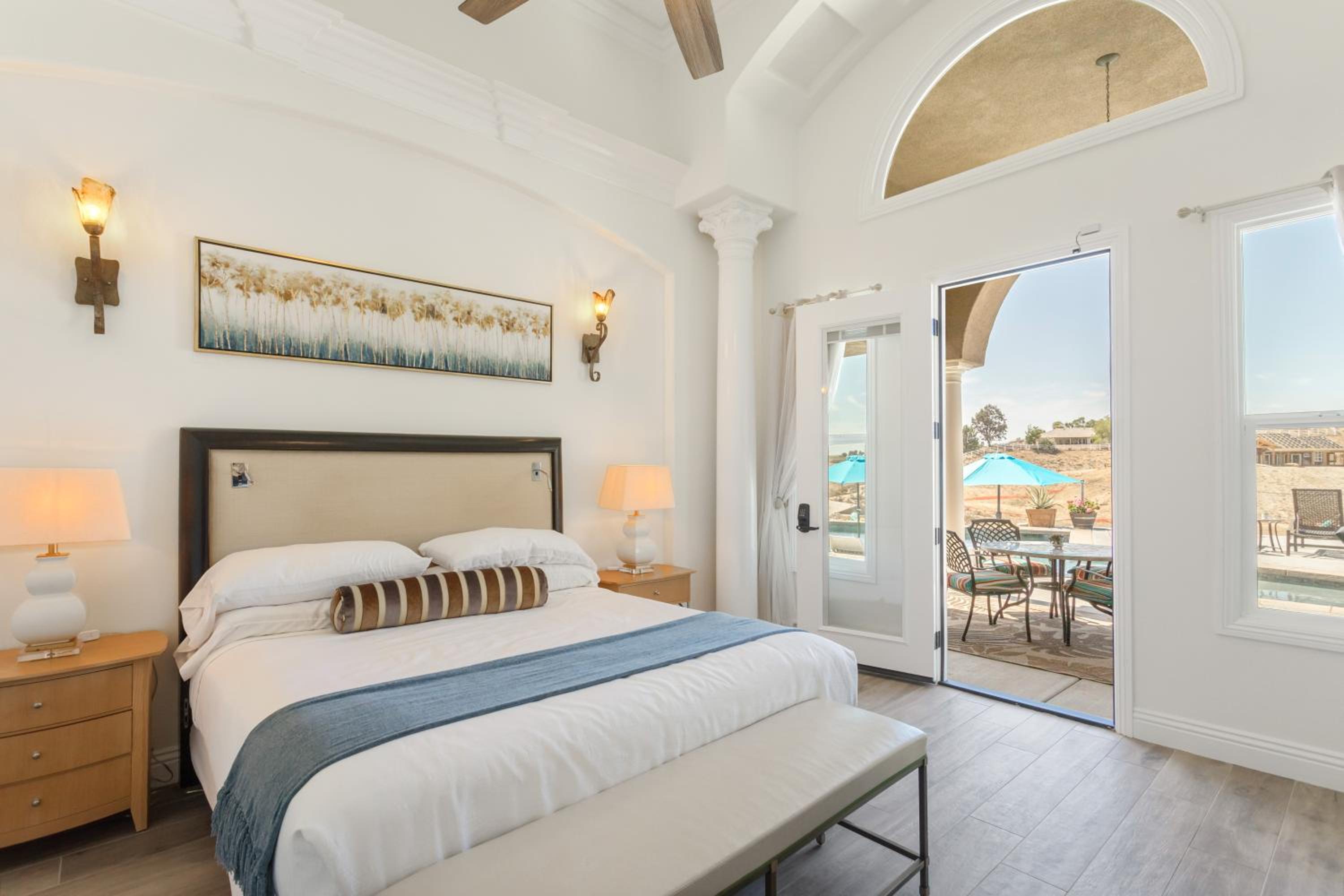 King Suite with Pool View - Photo 5