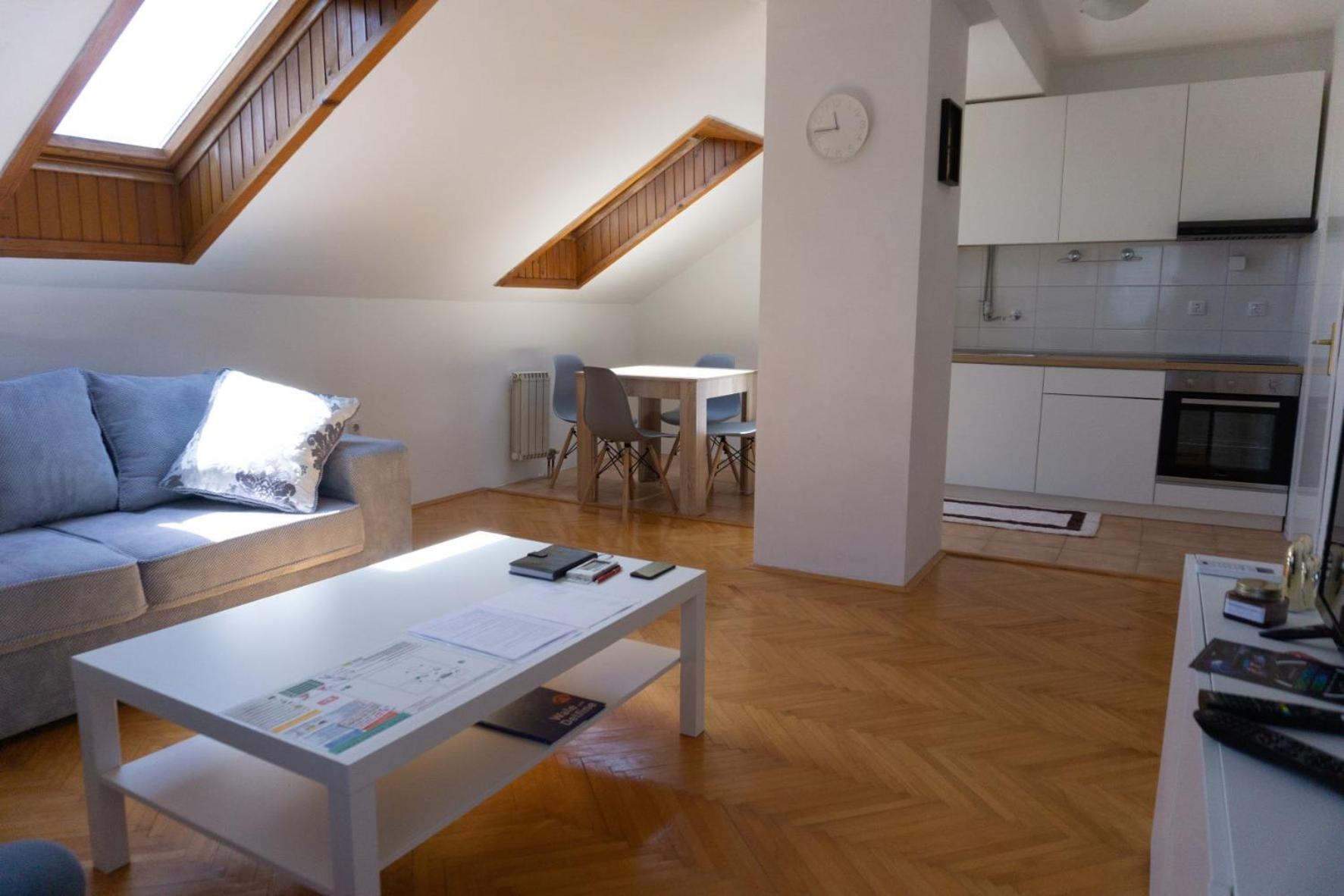 One-Bedroom Apartment photo 1
