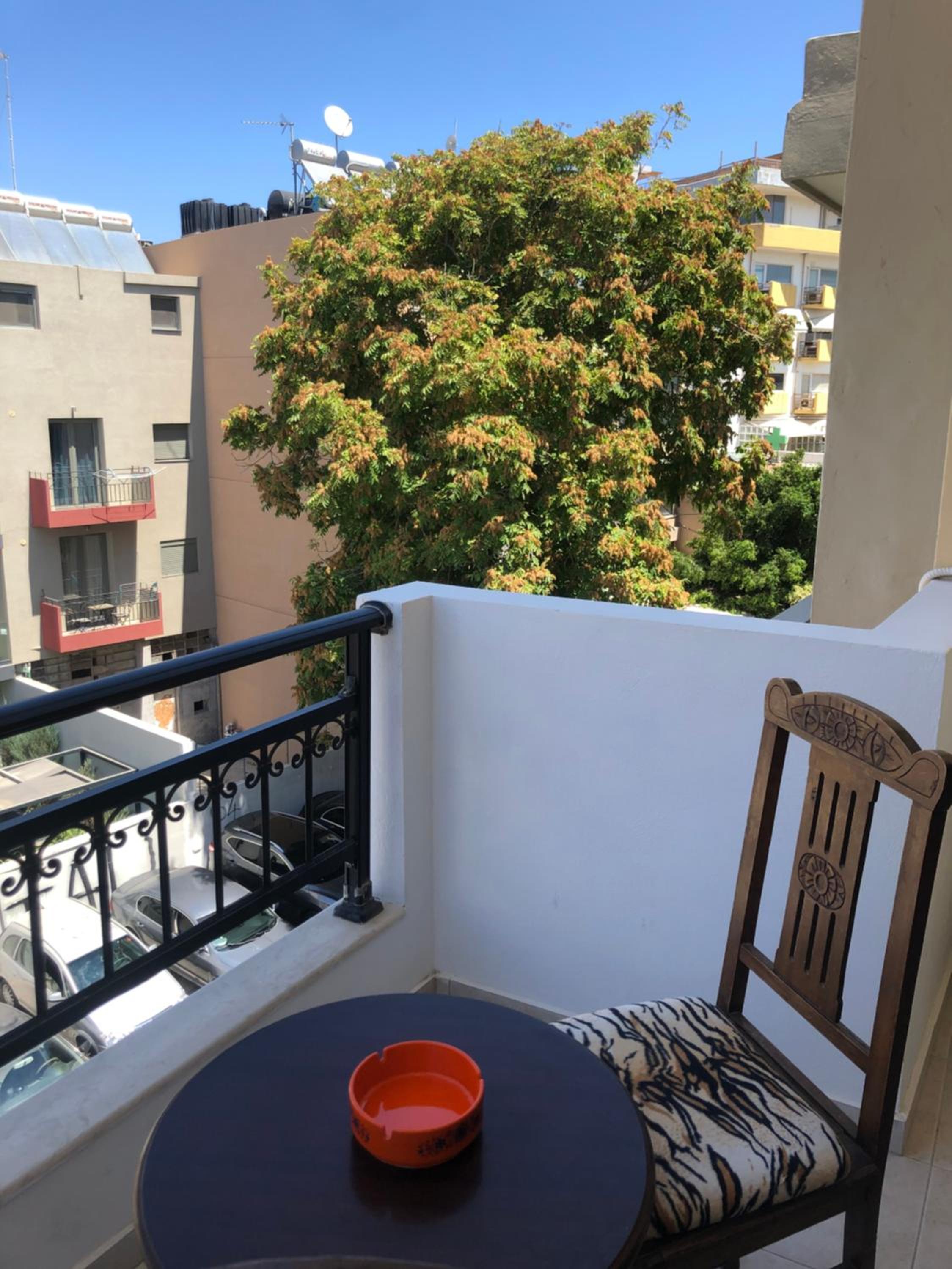 One-Bedroom Apartment - Photo 4