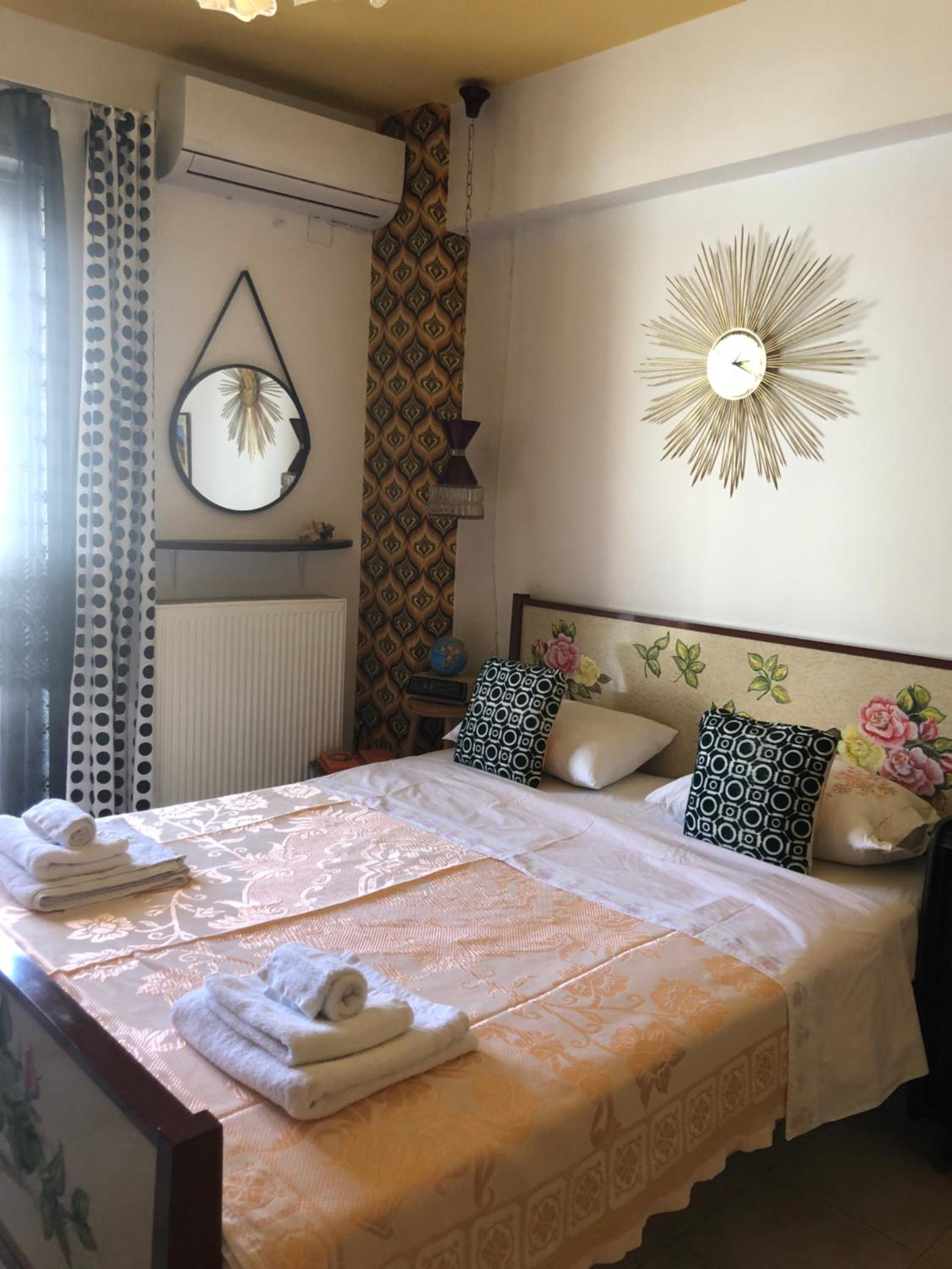 One-Bedroom Apartment - Photo 11