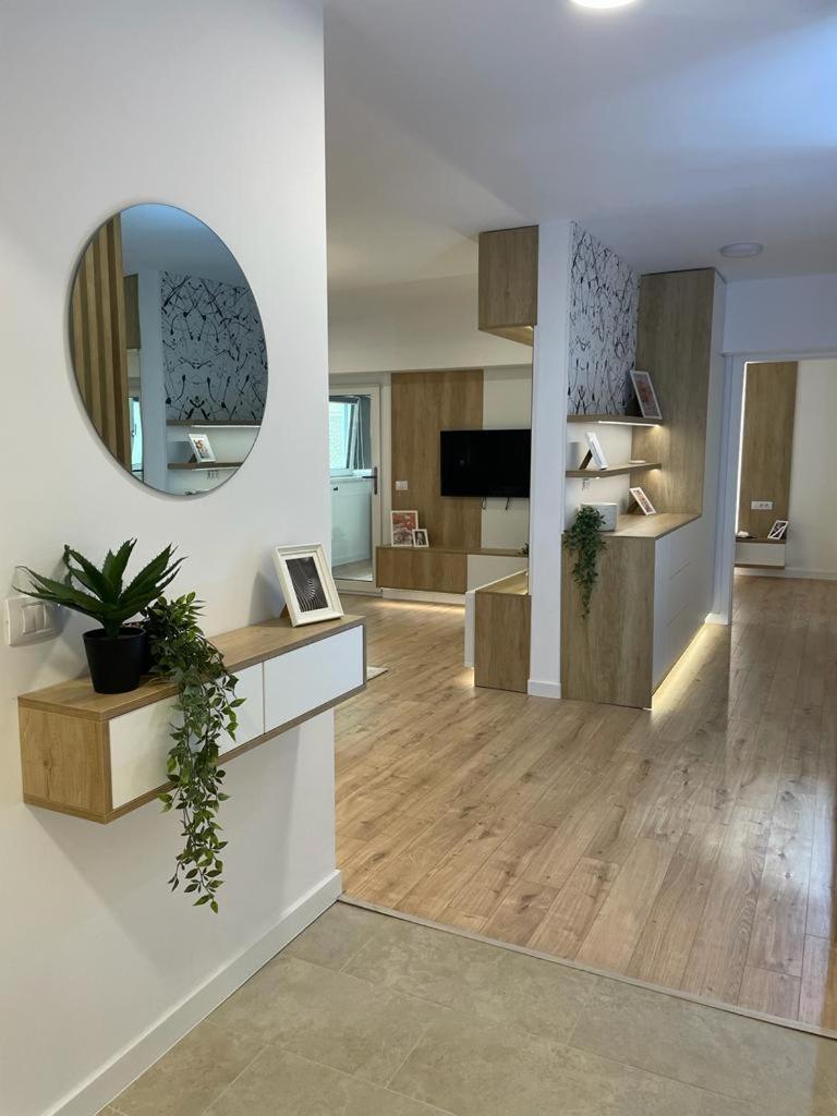 One-Bedroom Apartment - Photo 3