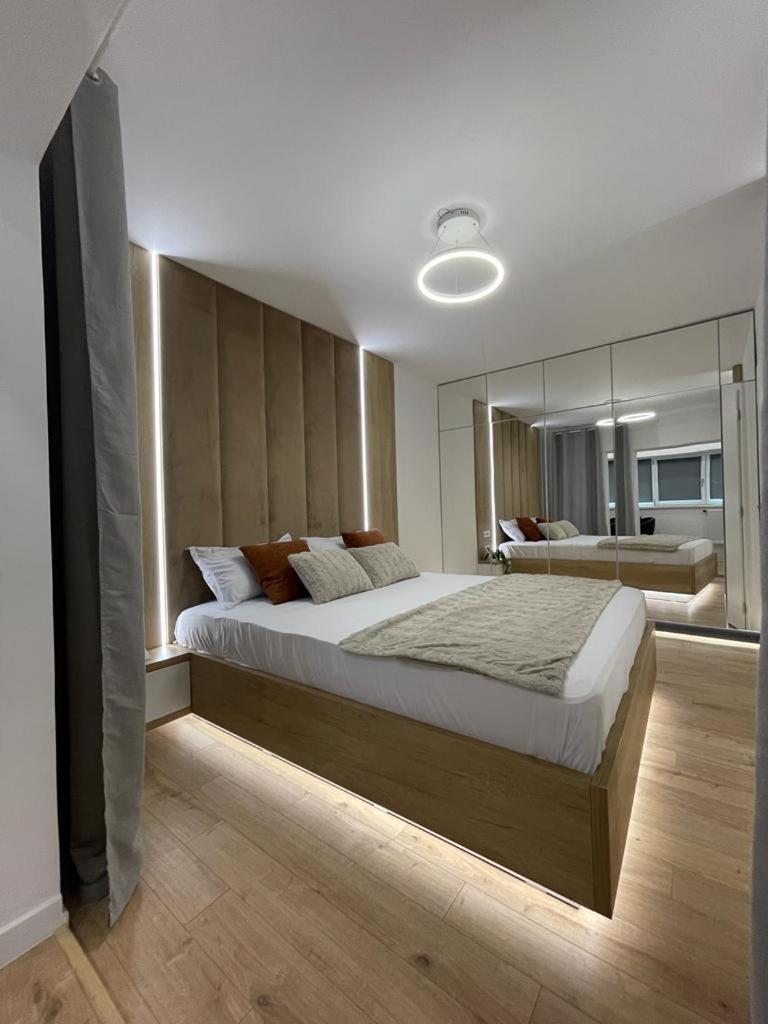 One-Bedroom Apartment - Photo 1