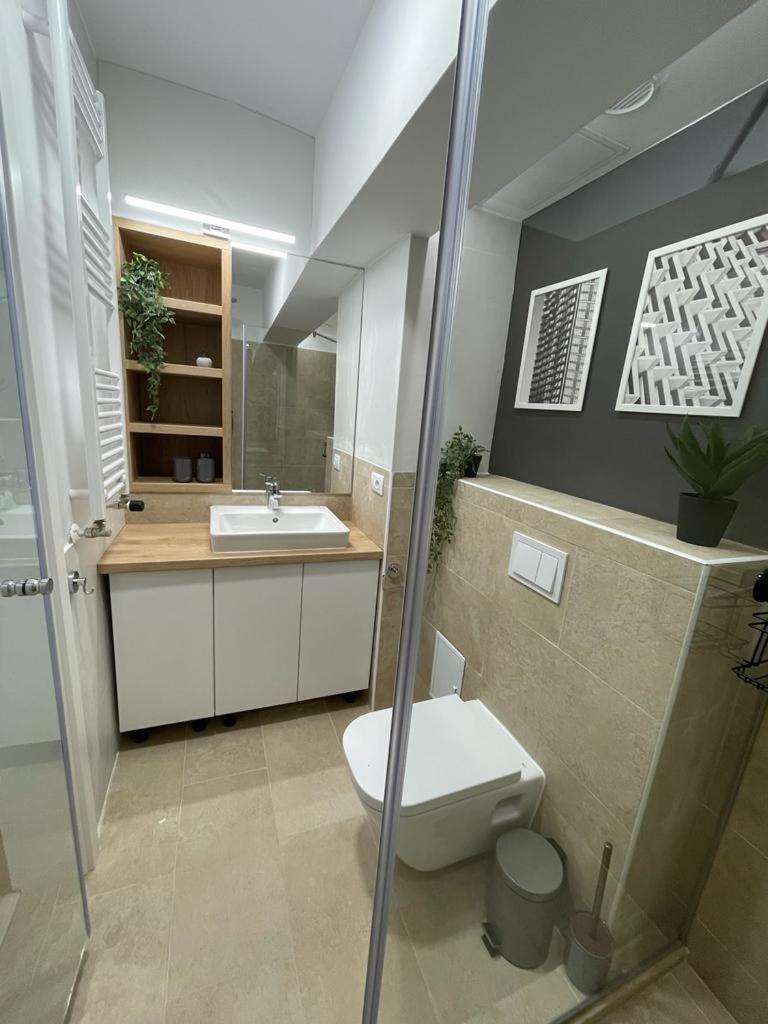 One-Bedroom Apartment - Photo 18