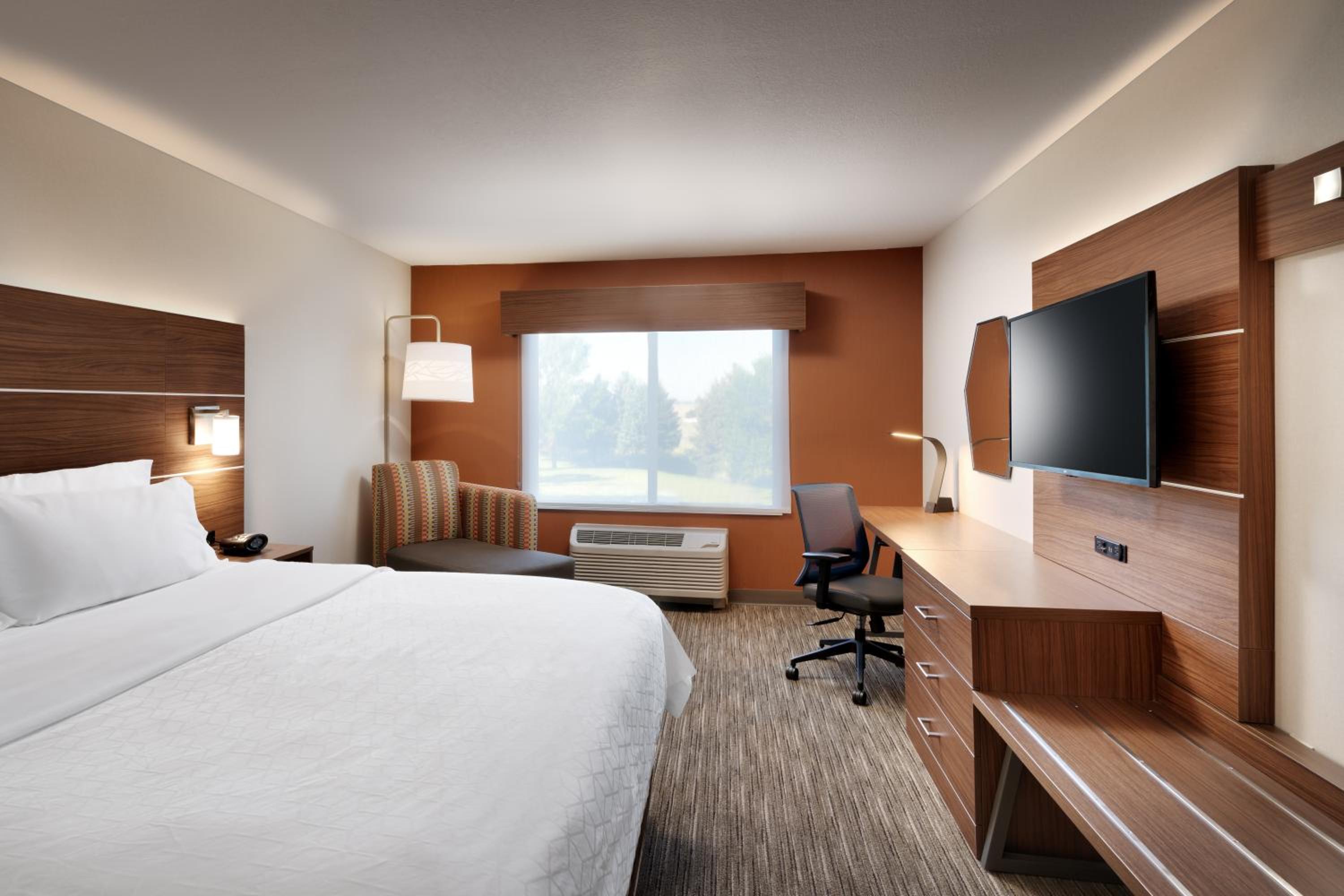 Standard King Room - Photo 3