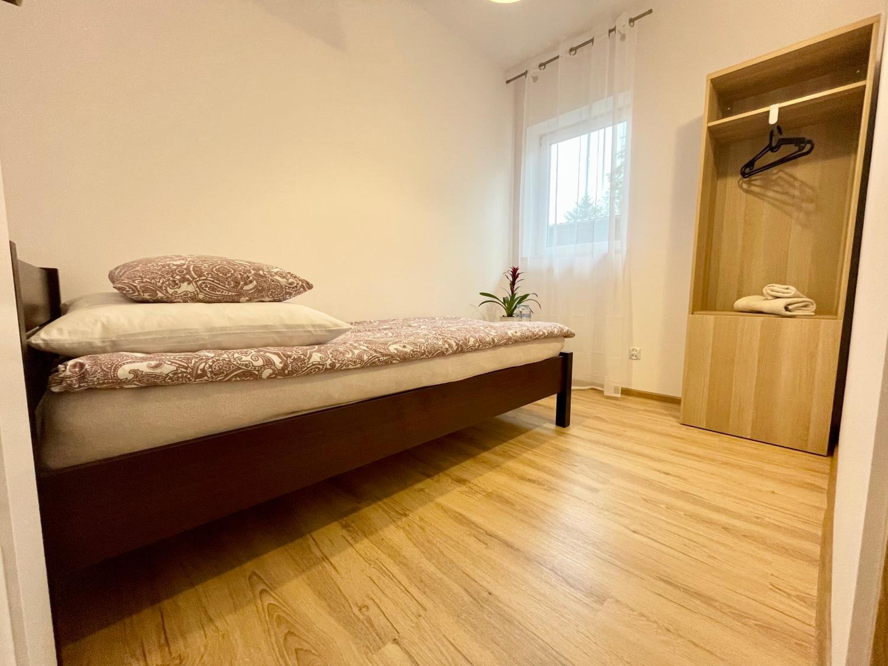 Small Single Room photo 1