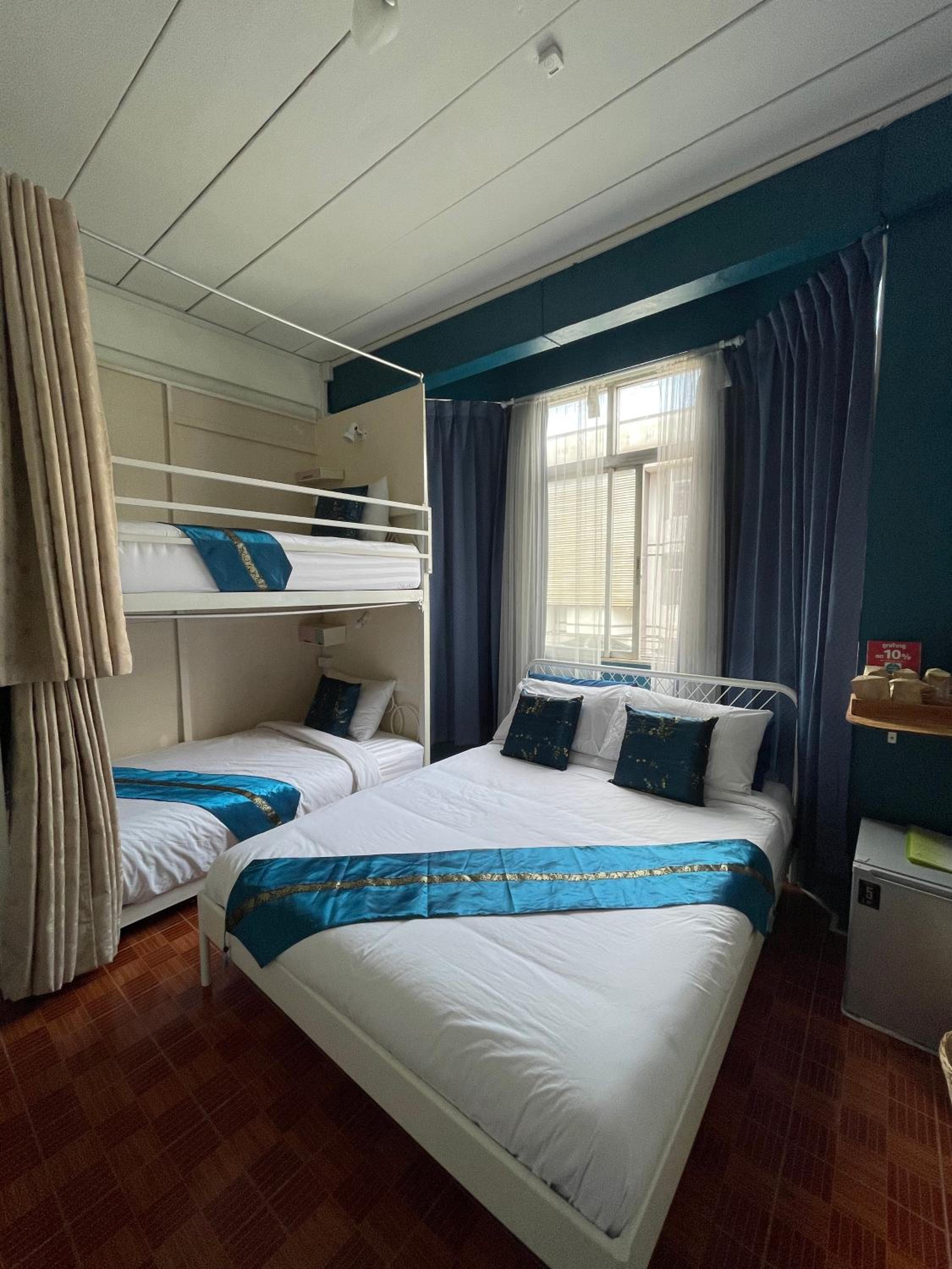 Triple Room with Private Bathroom photo 3