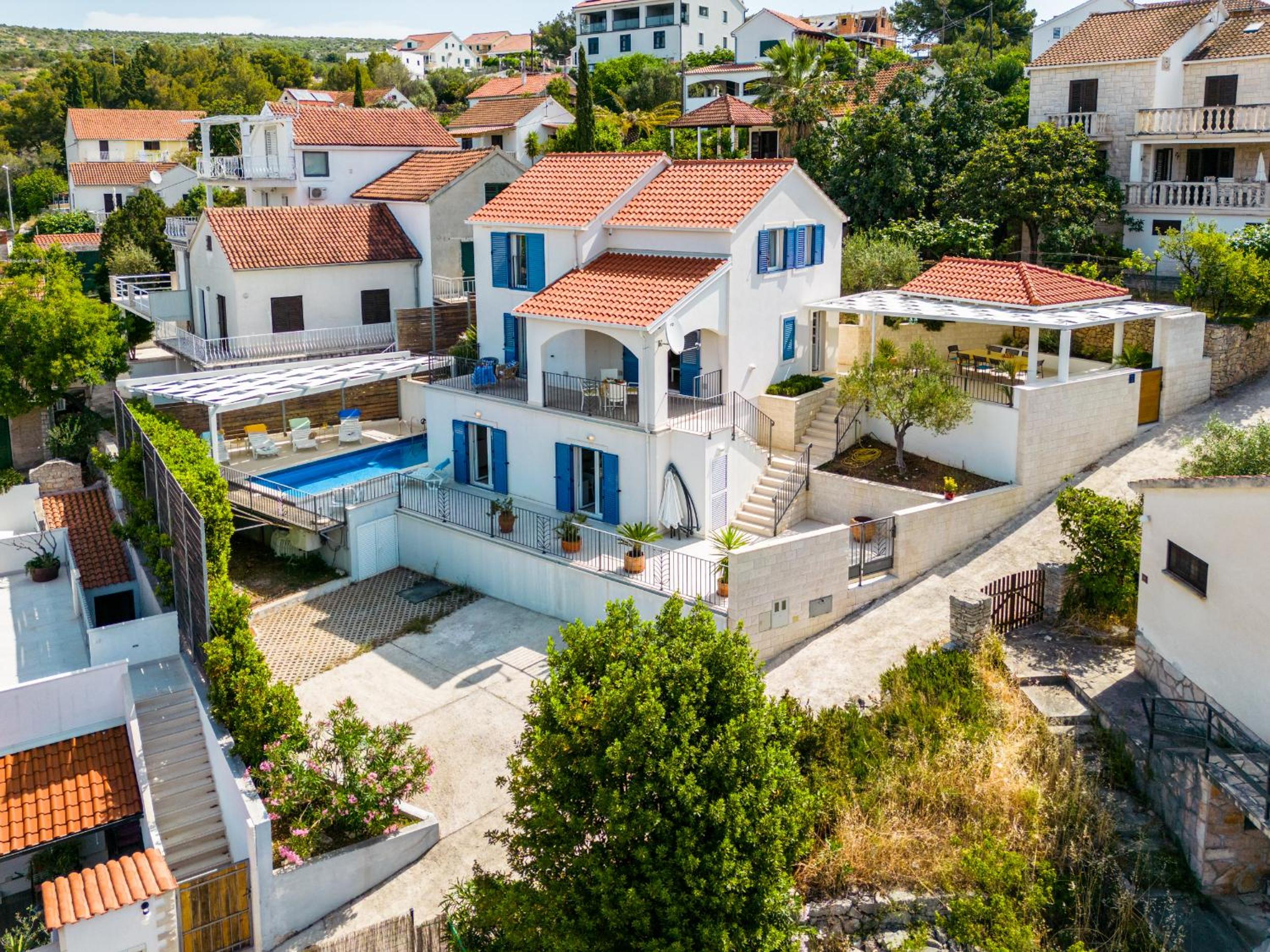 Villa photo 3