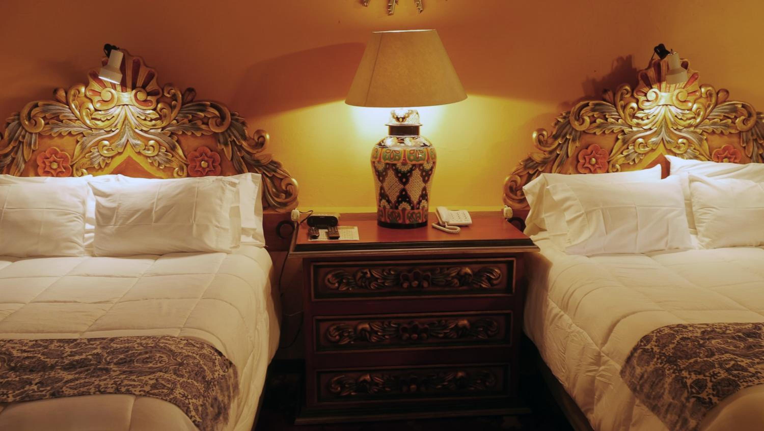 Queen Suite - Photo 2
