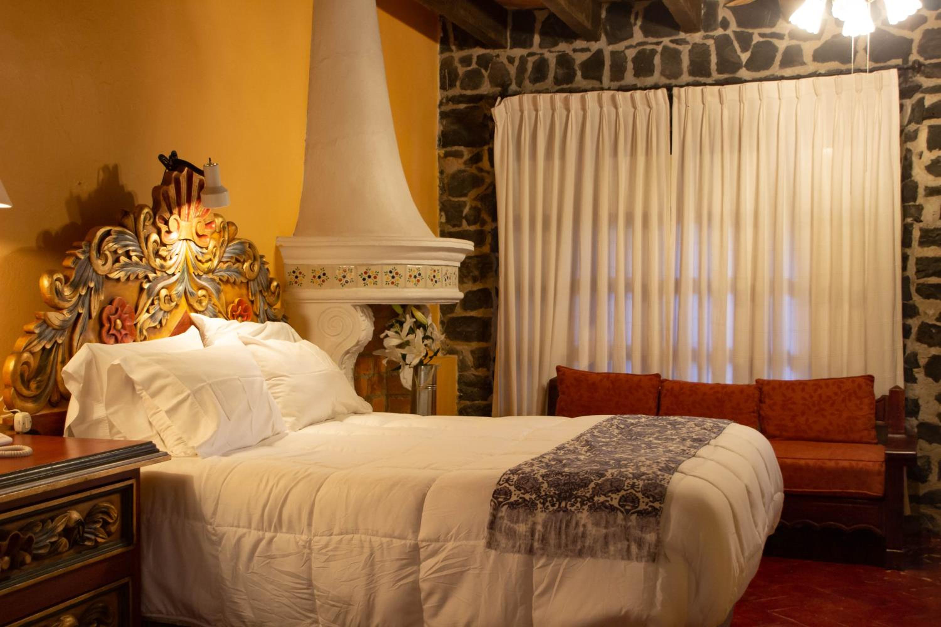 Queen Suite - Photo 8