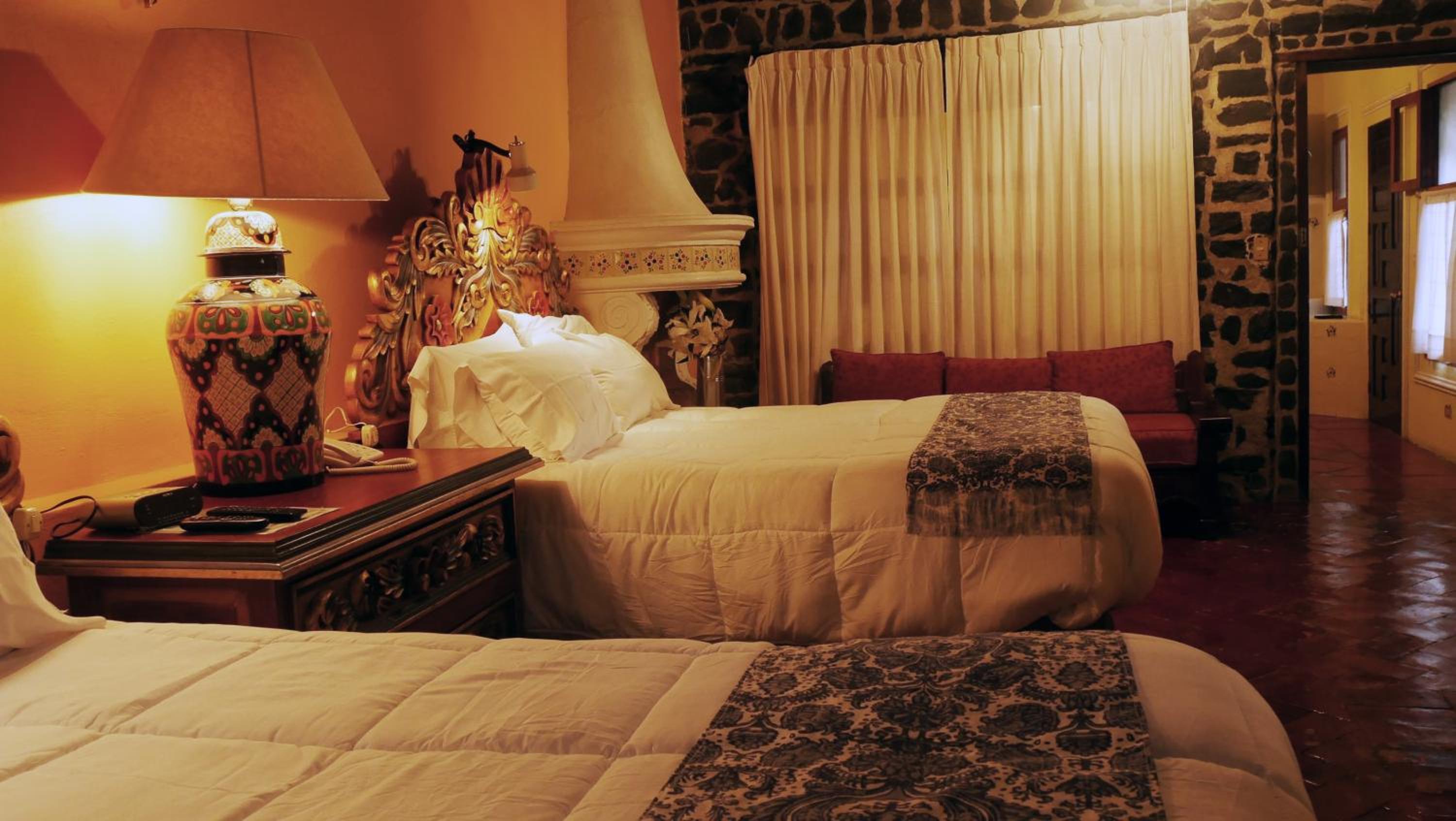 Queen Suite - Photo 18