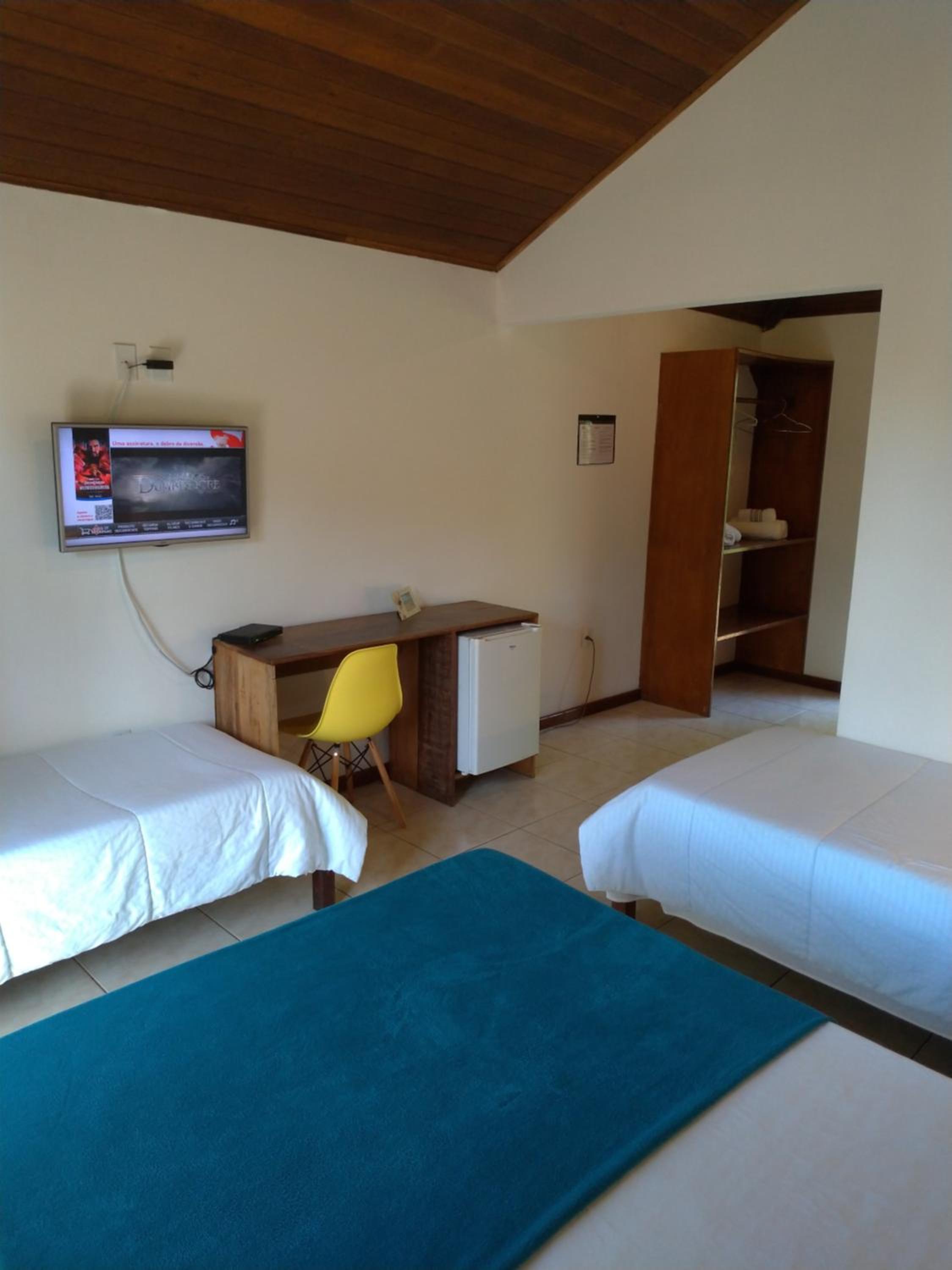 Quadruple Room with Balcony - Photo 1