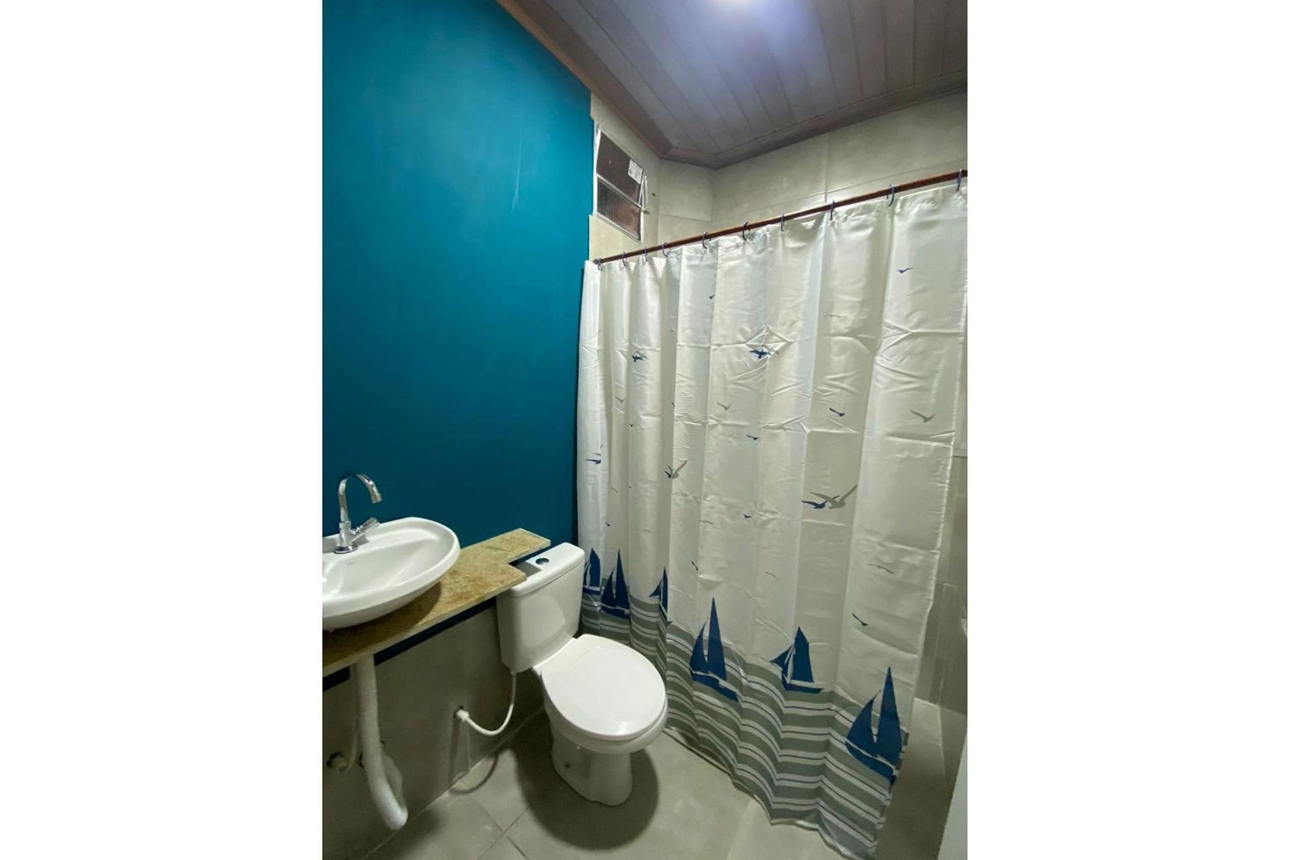 Budget Double Room - Photo 11