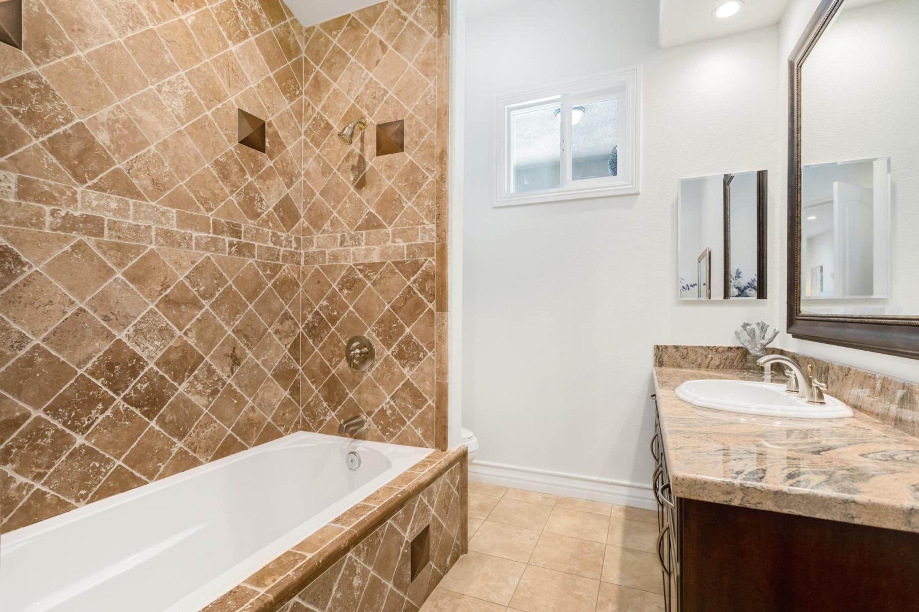 Deluxe Junior Suite - Photo 7