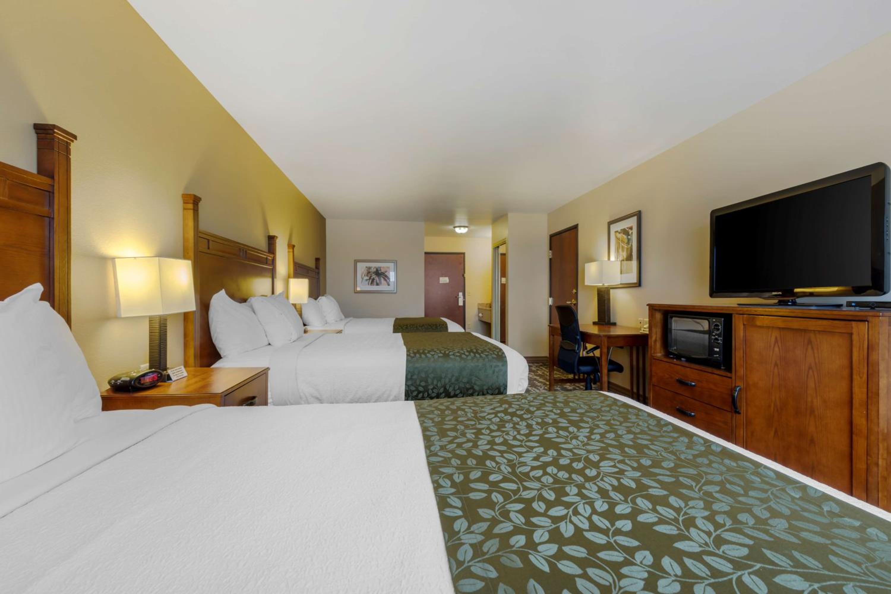 Queen Room with Three Queen Beds - Non-Smoking