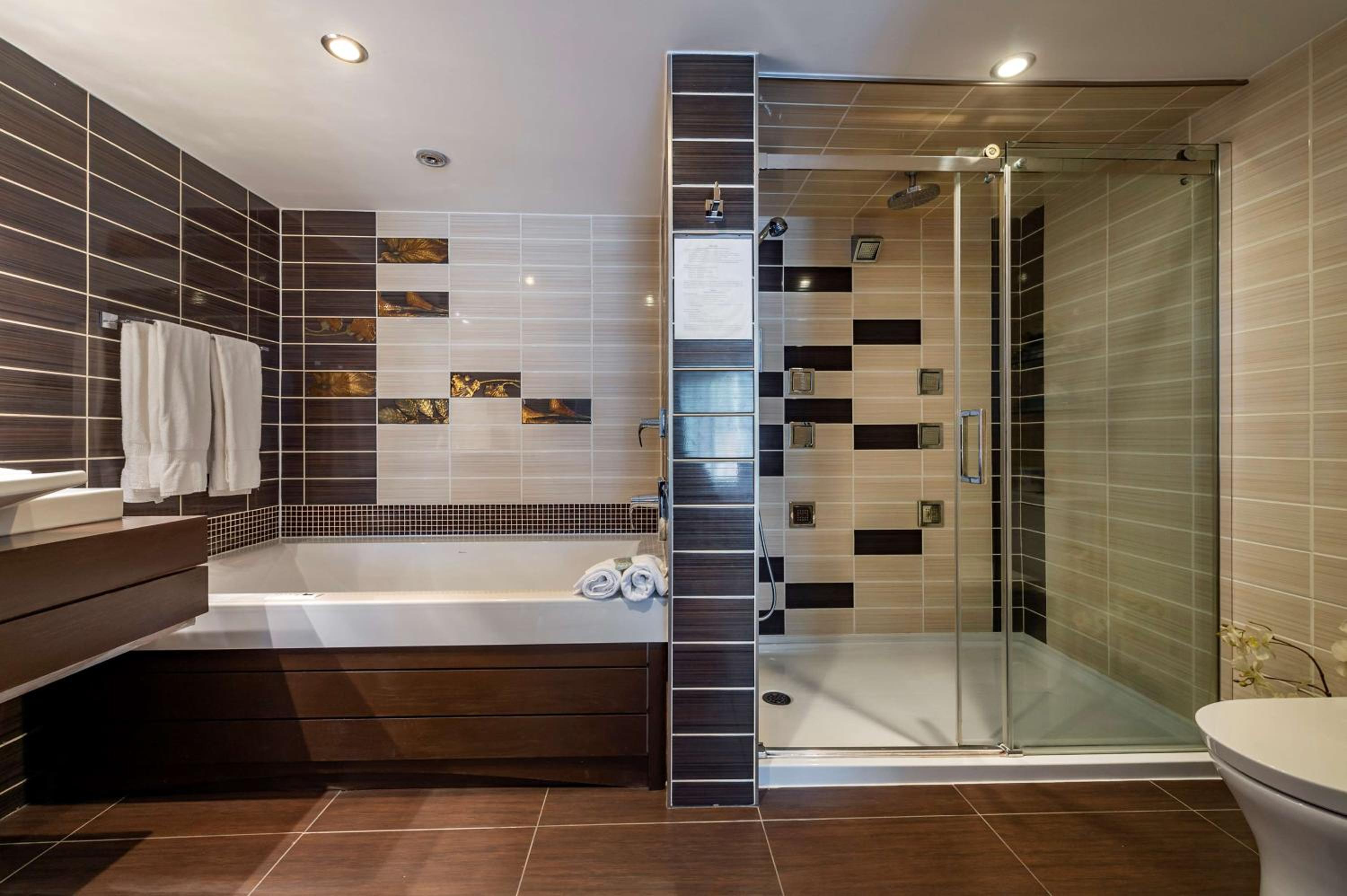 King Suite - Photo 2