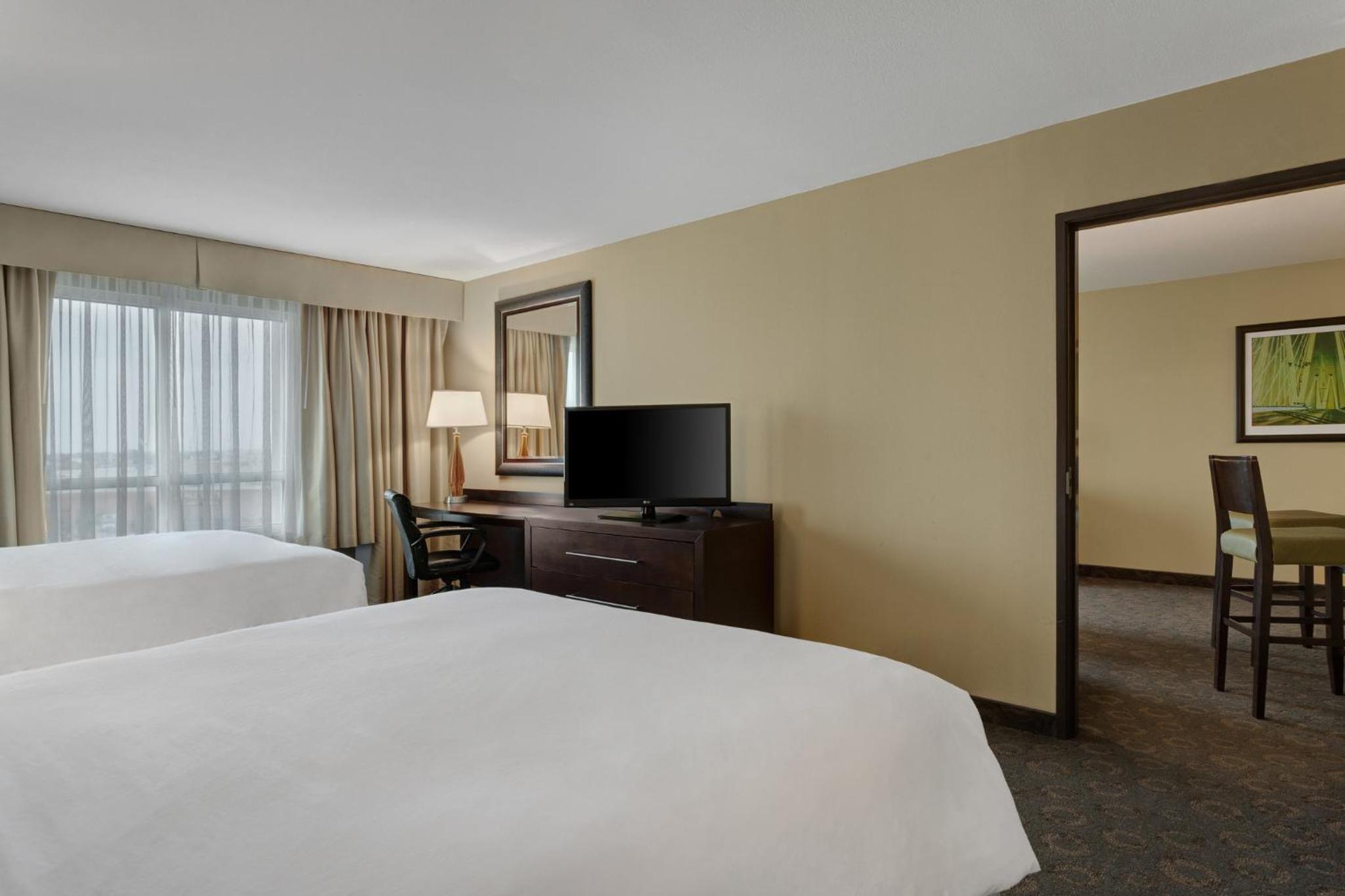 One-Bedroom Suite with Two Queen Beds - Photo 4