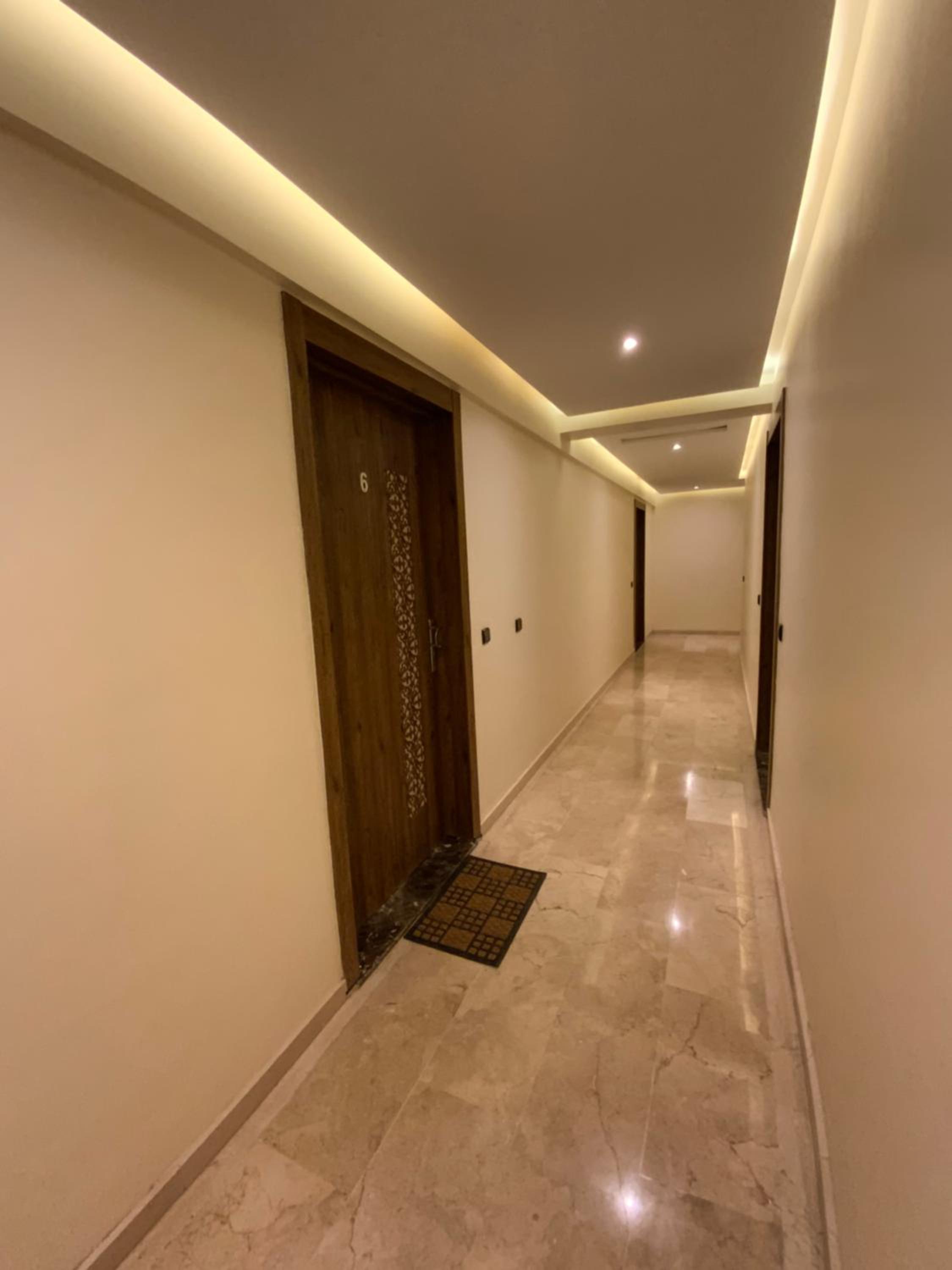 Three-Bedroom Apartment - Photo 21