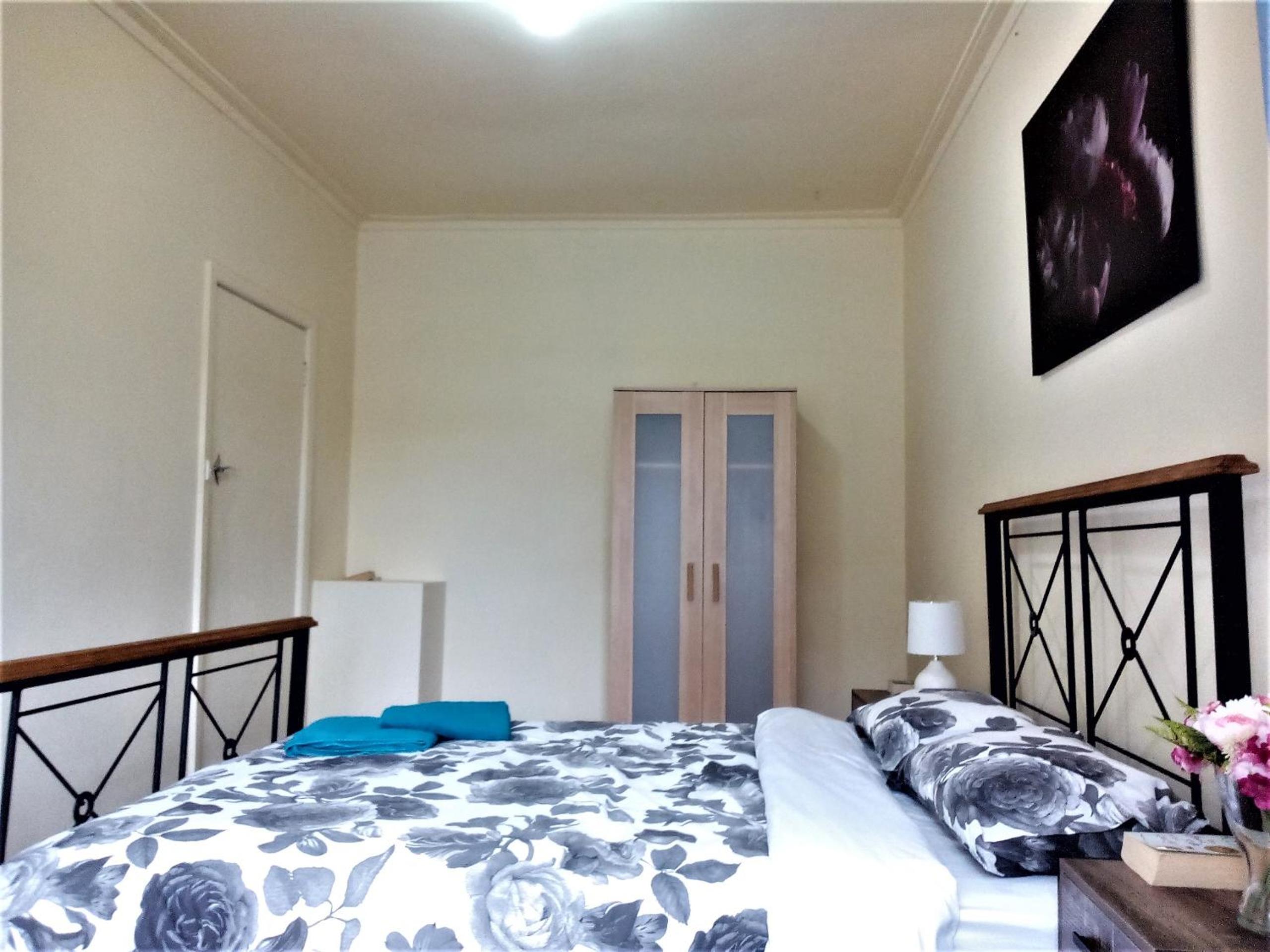 Four-Bedroom House photo 3