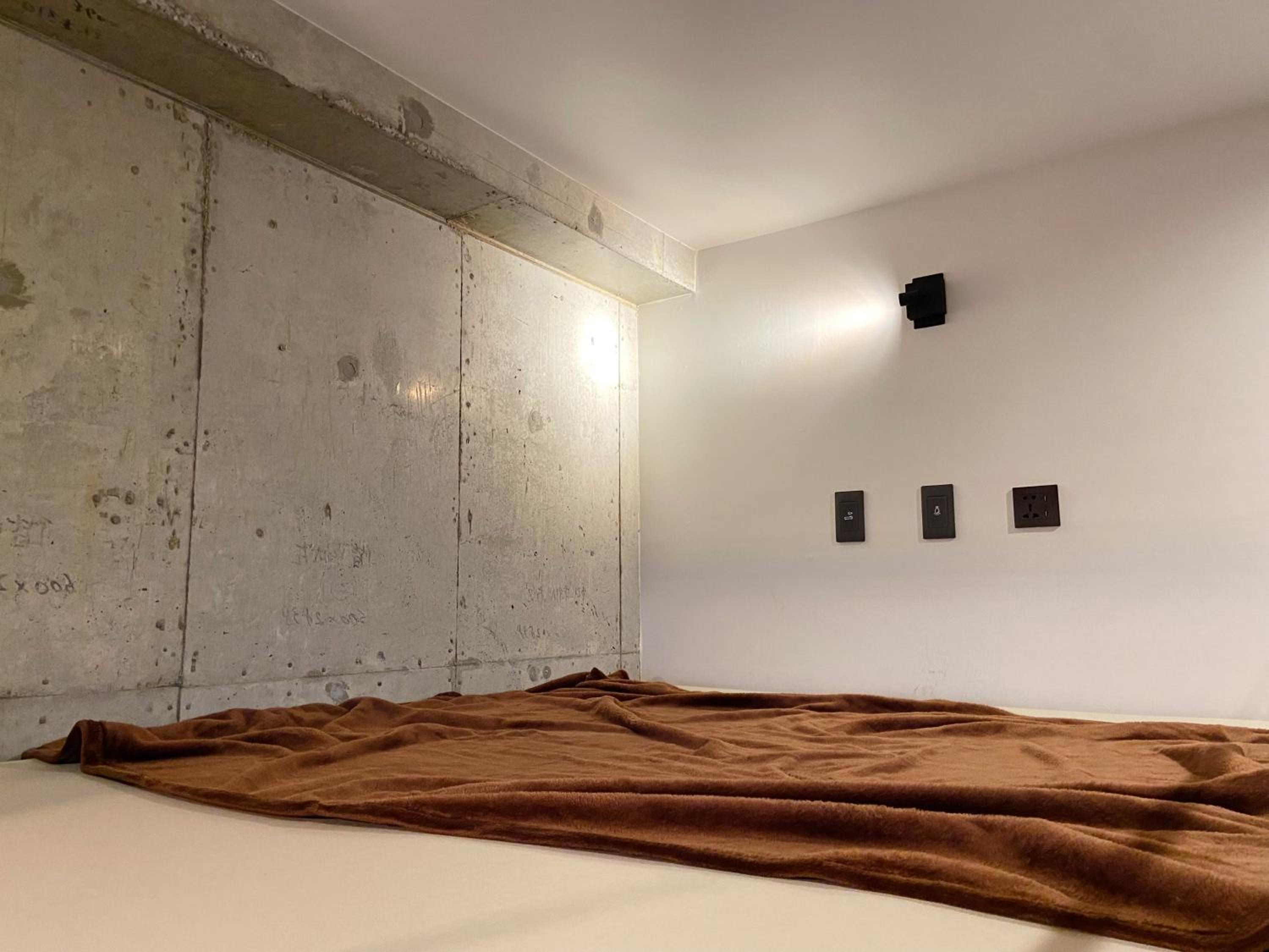 Economy Room with Massage Bed - Special Discount - Check-in from 22:00 Check-out by 9:00 (Check-in time cannot be changed) - No Cleaning for Consecutive Night Stays