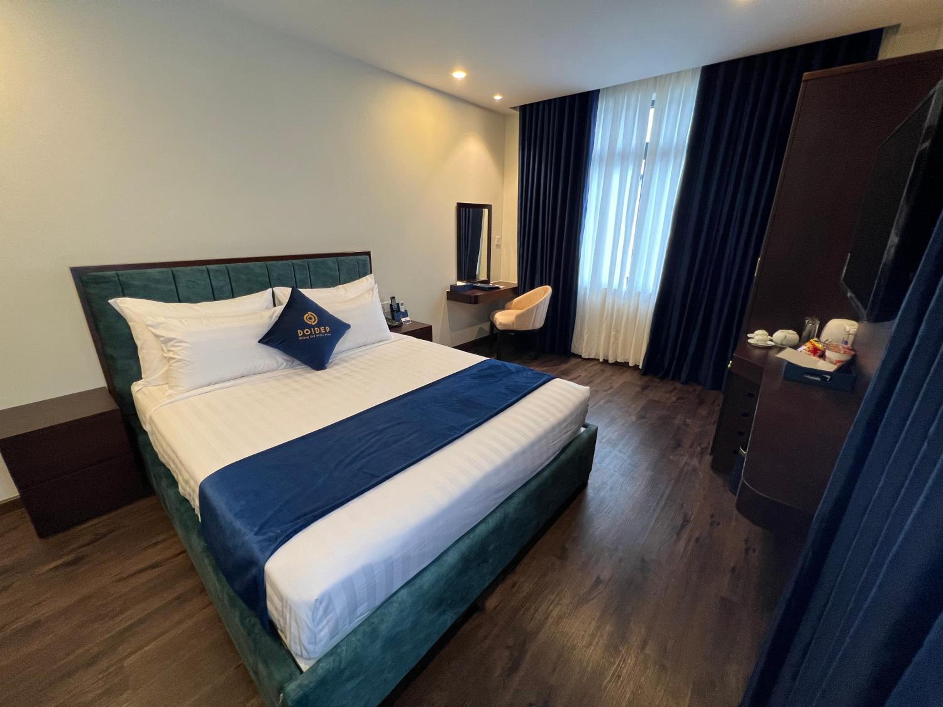 Deluxe Room - Photo 5
