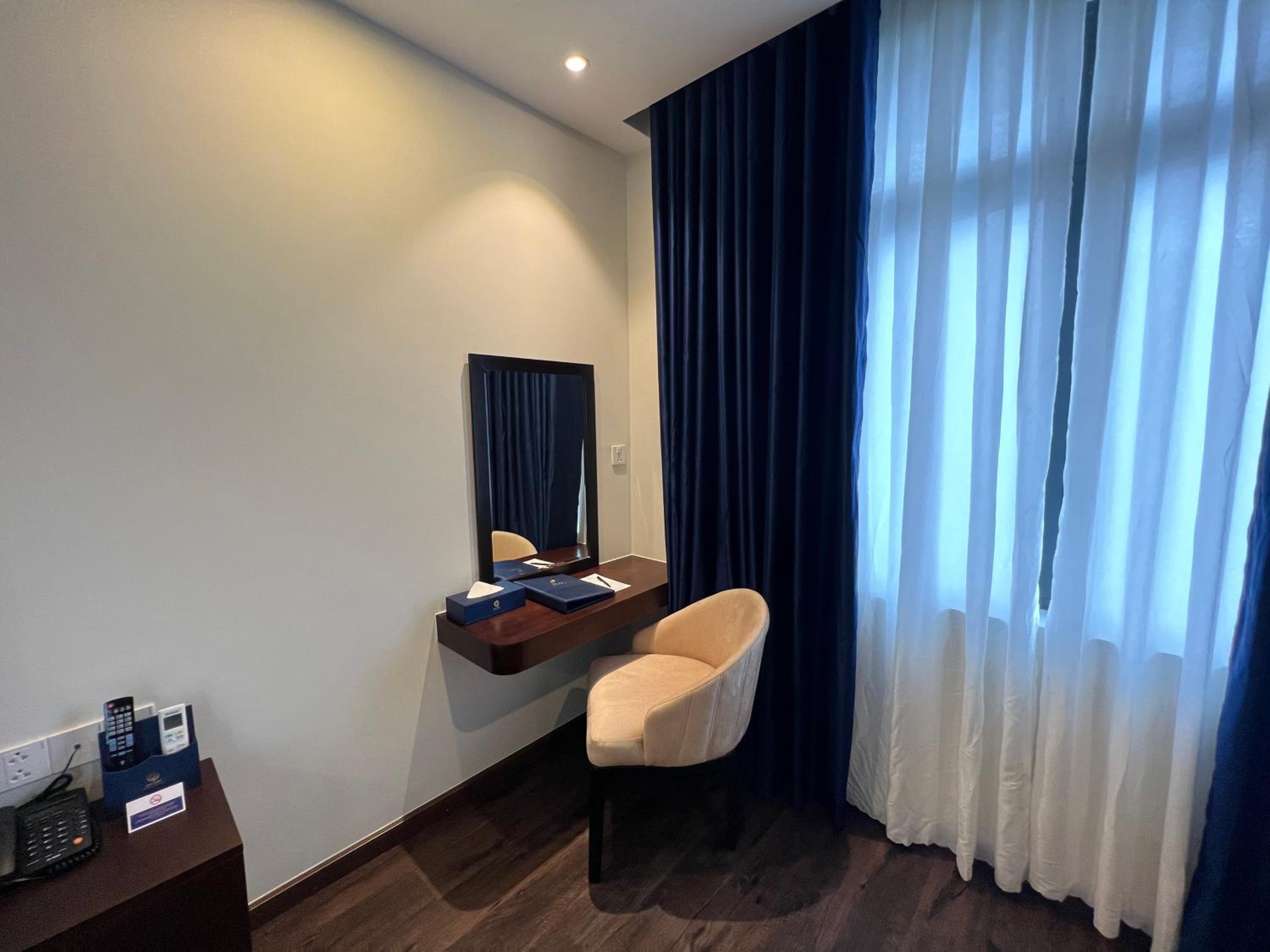 Deluxe Room - Photo 6