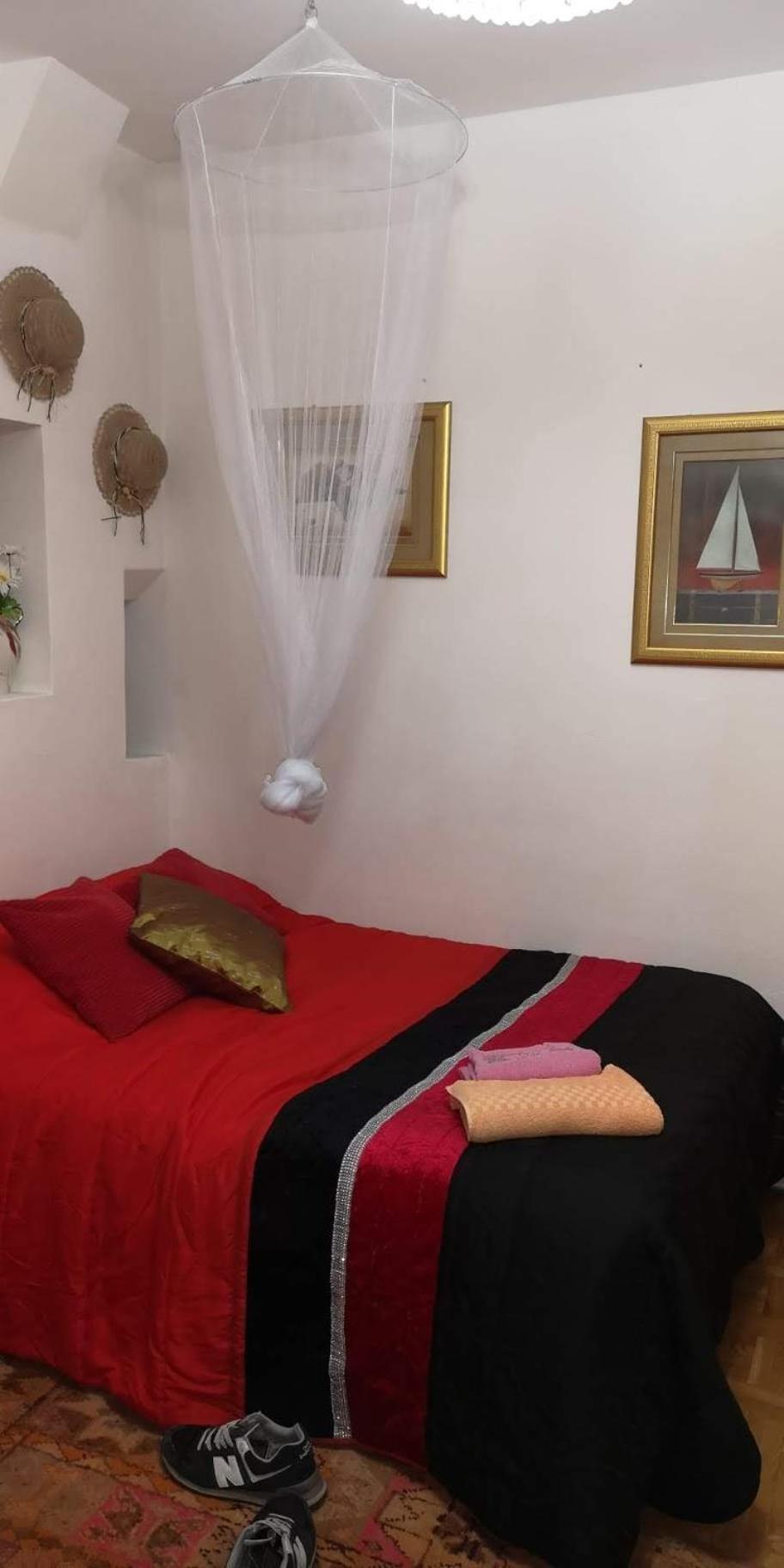 Small Double Room - Photo 3