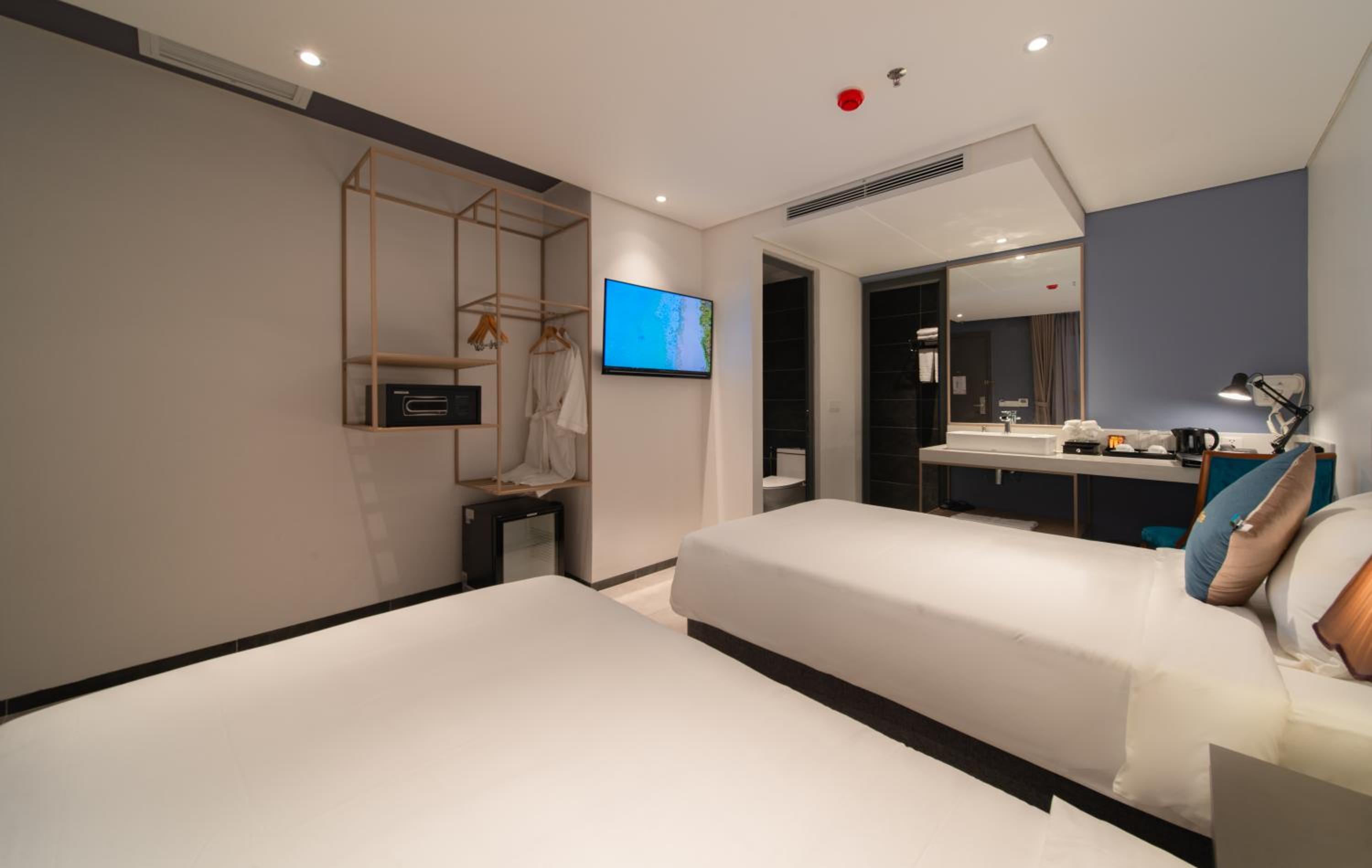 Deluxe Double or Twin Room - Photo 4