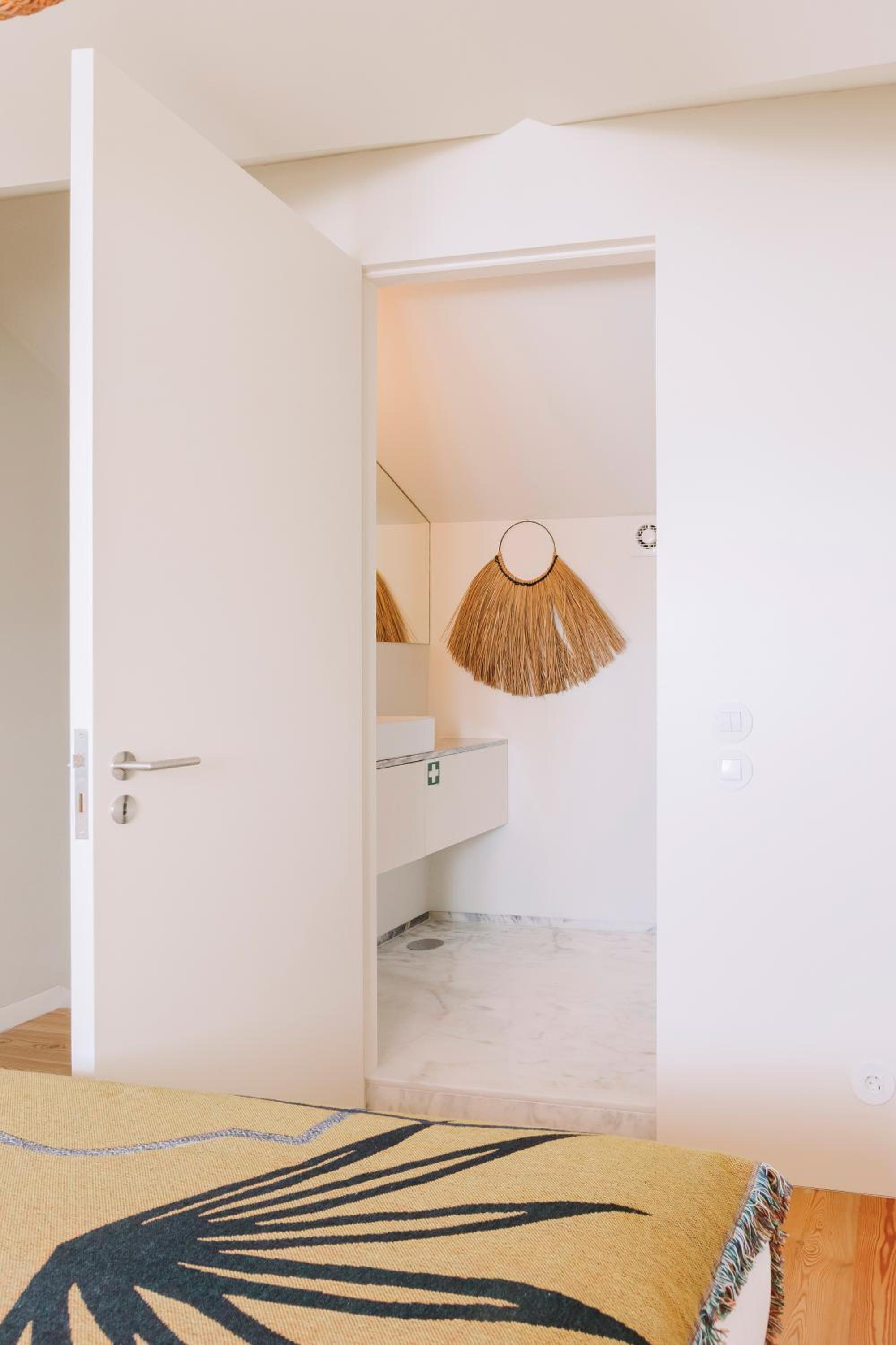 Deluxe Duplex - Photo 10