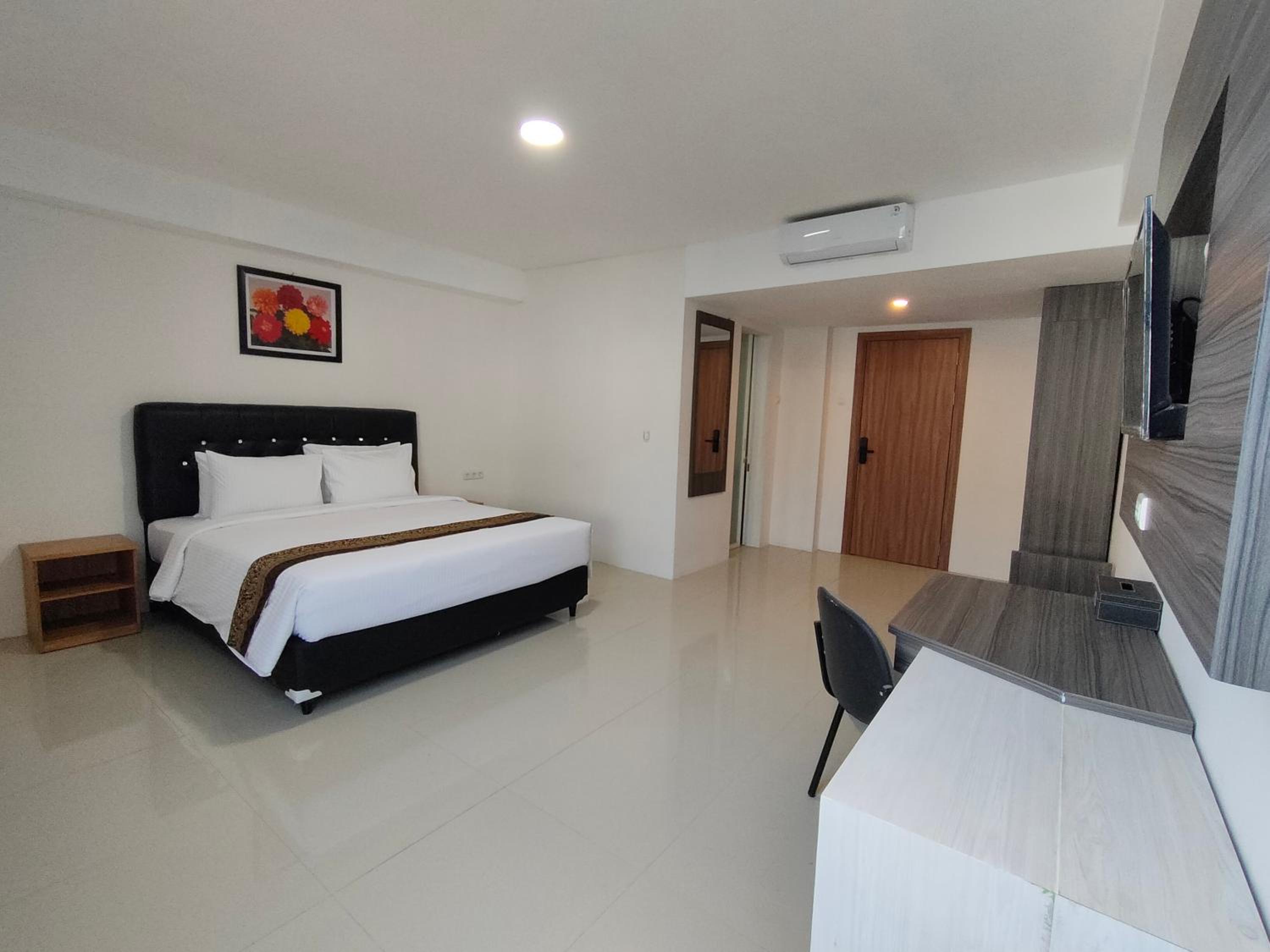 Superior King Room - Photo 10
