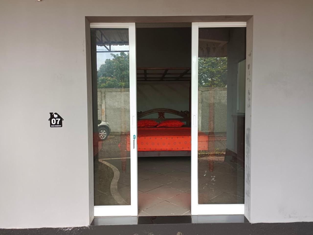 Budget Double Room - Photo 10