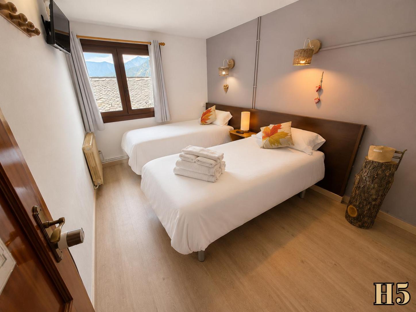 Twin Room, photo 6