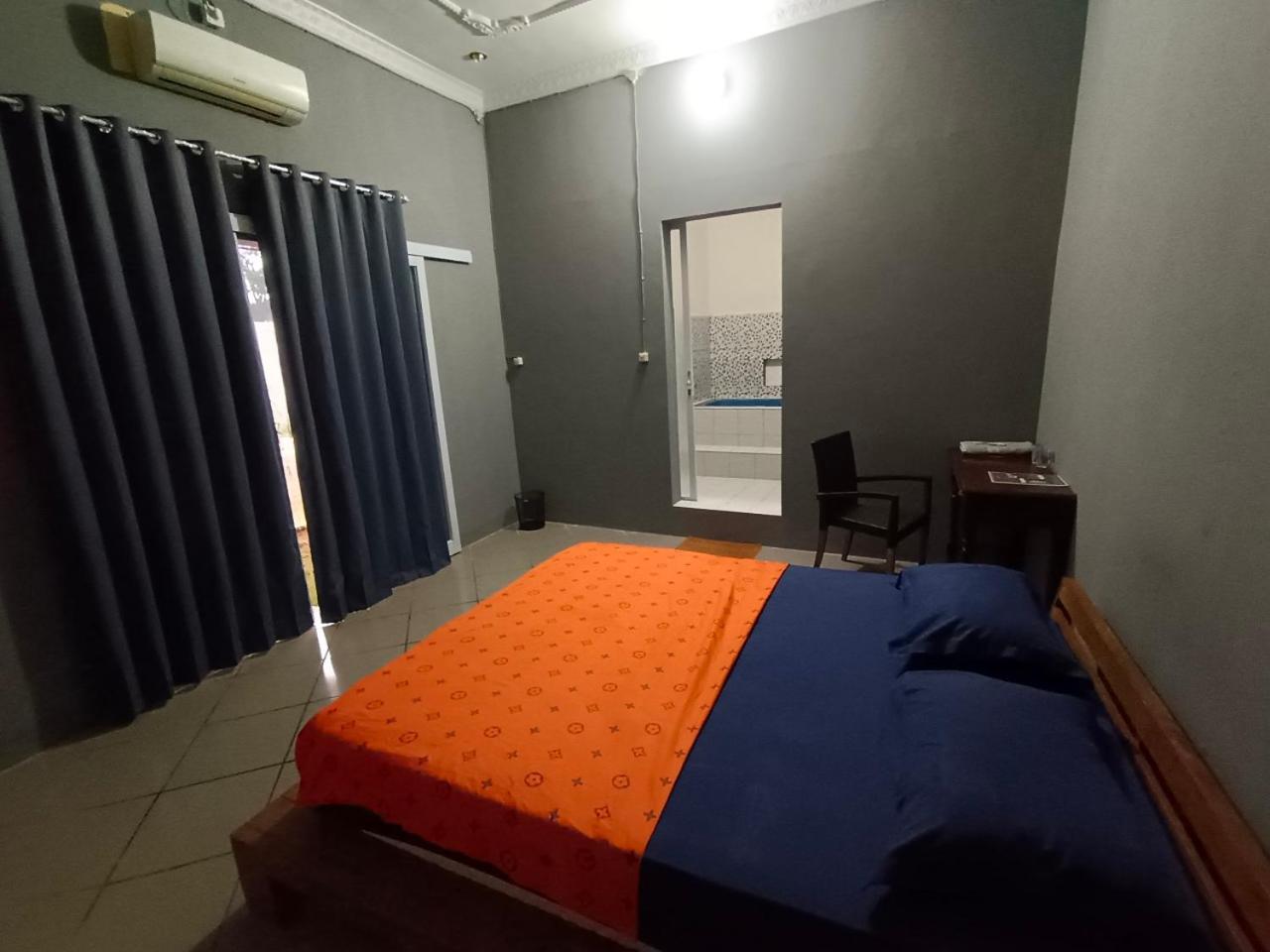 Queen Room - Photo 5