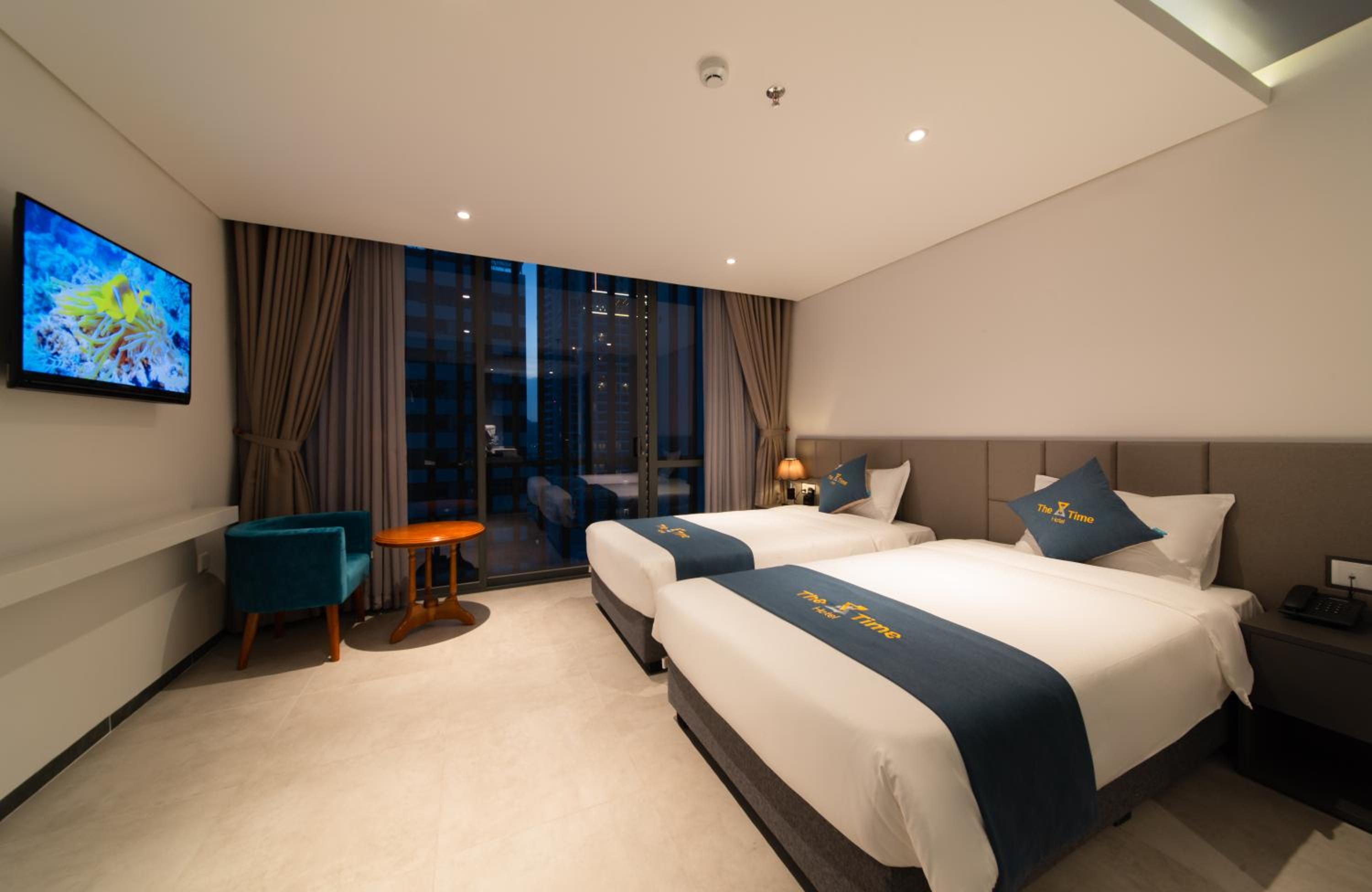 Deluxe Double or Twin Room with City View - Photo 1