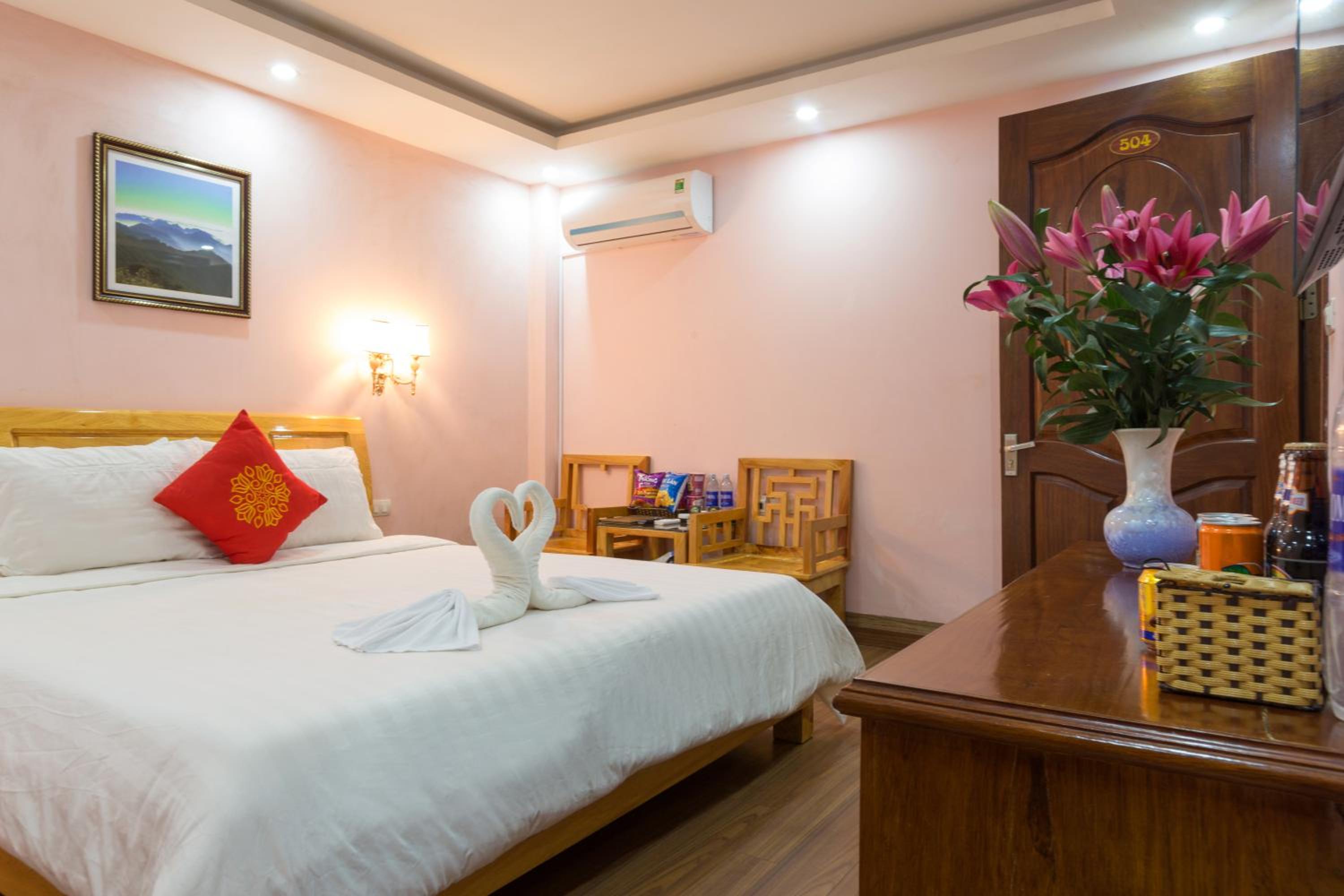 Double or Twin Room with Private Bathroom photo 3