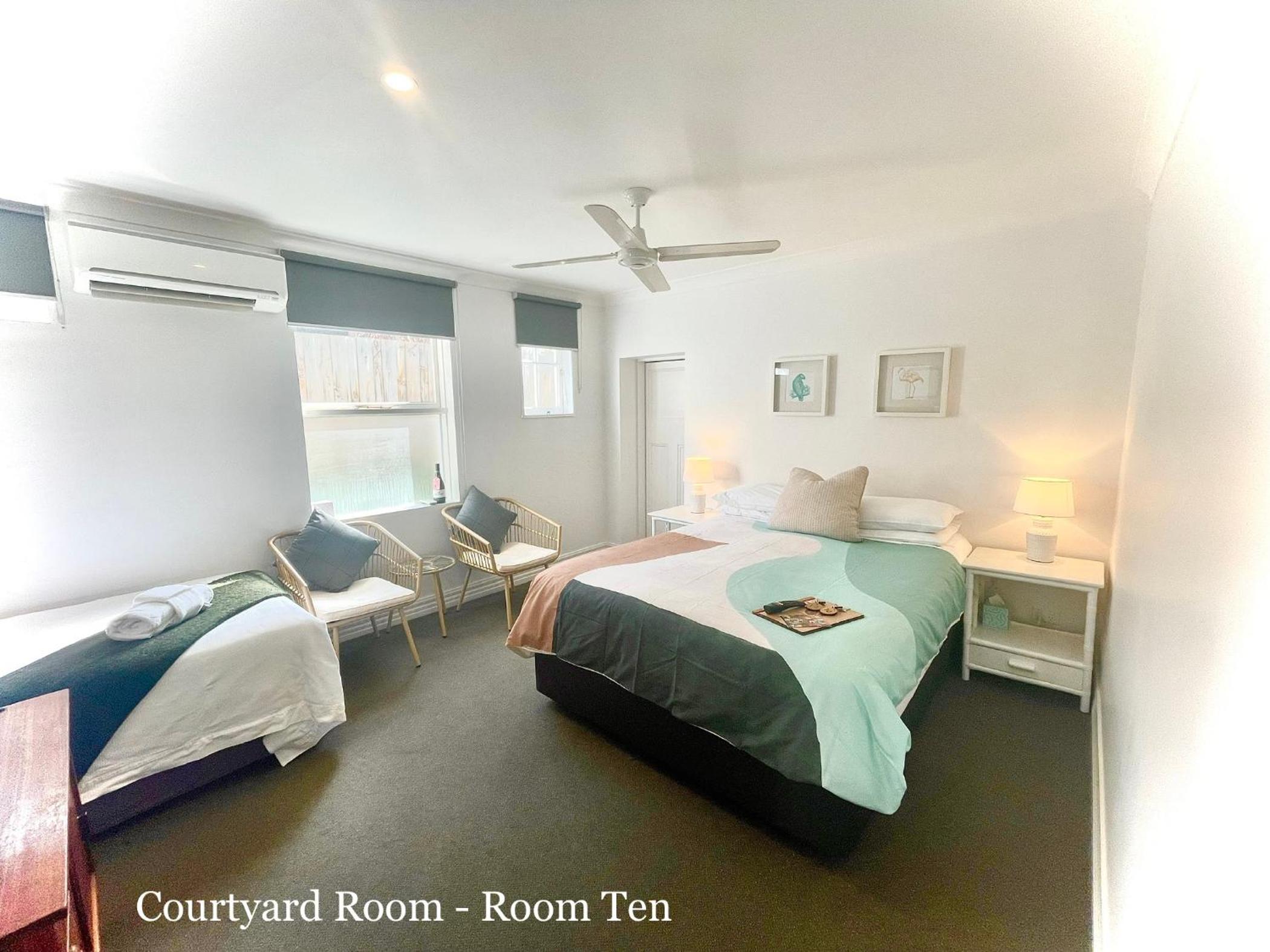 Standard Queen Room photo 2