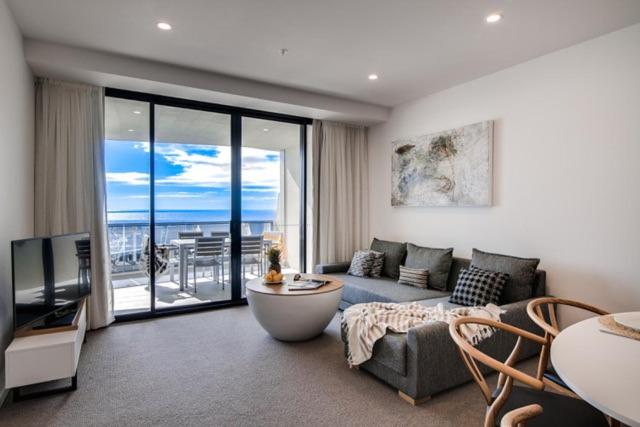 2 Bedroom Oceanfront Low Apartment