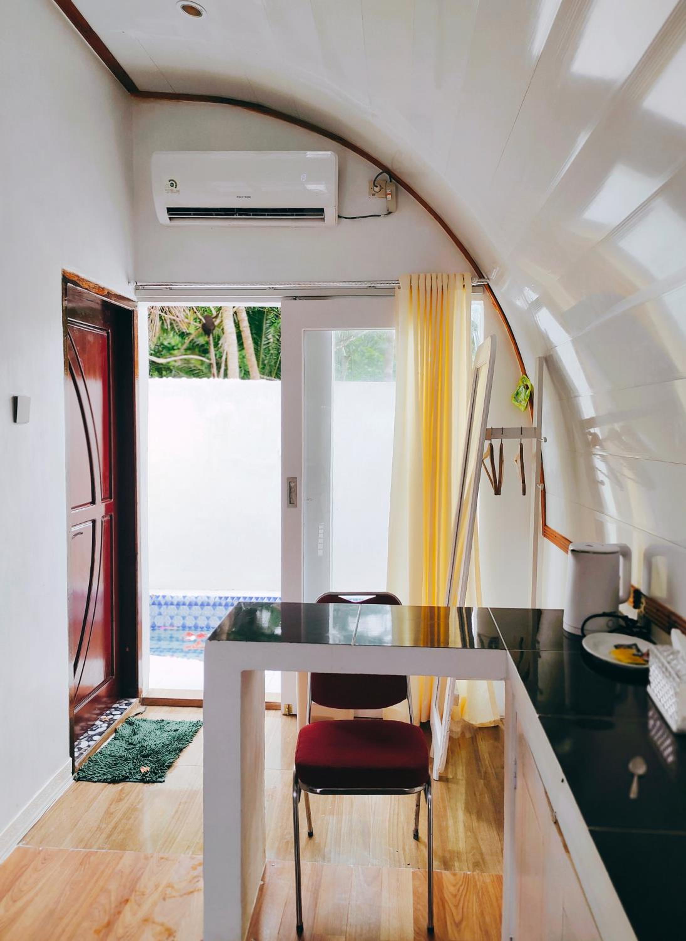 Deluxe Room (2 Adults + 1 Child) - Photo 8