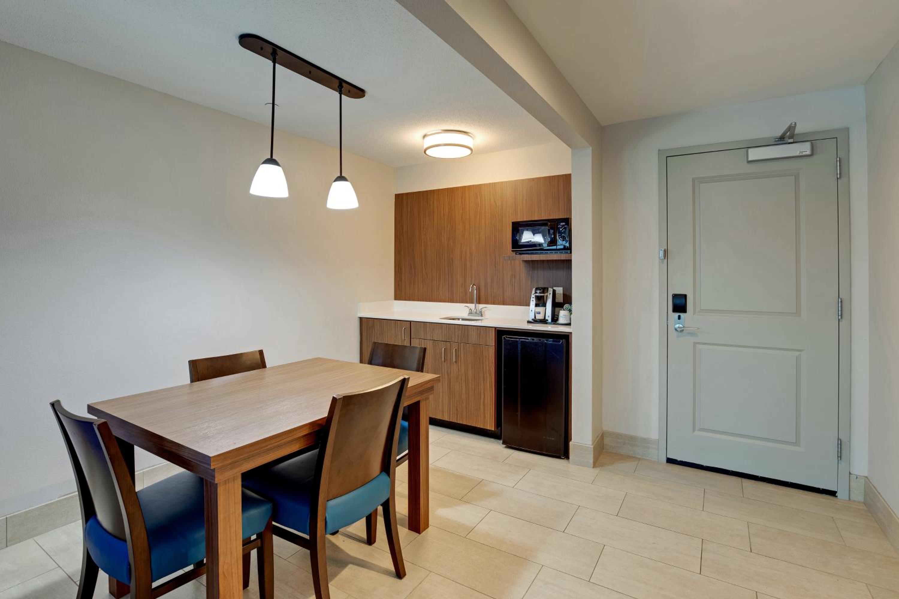One-Bedroom Suite