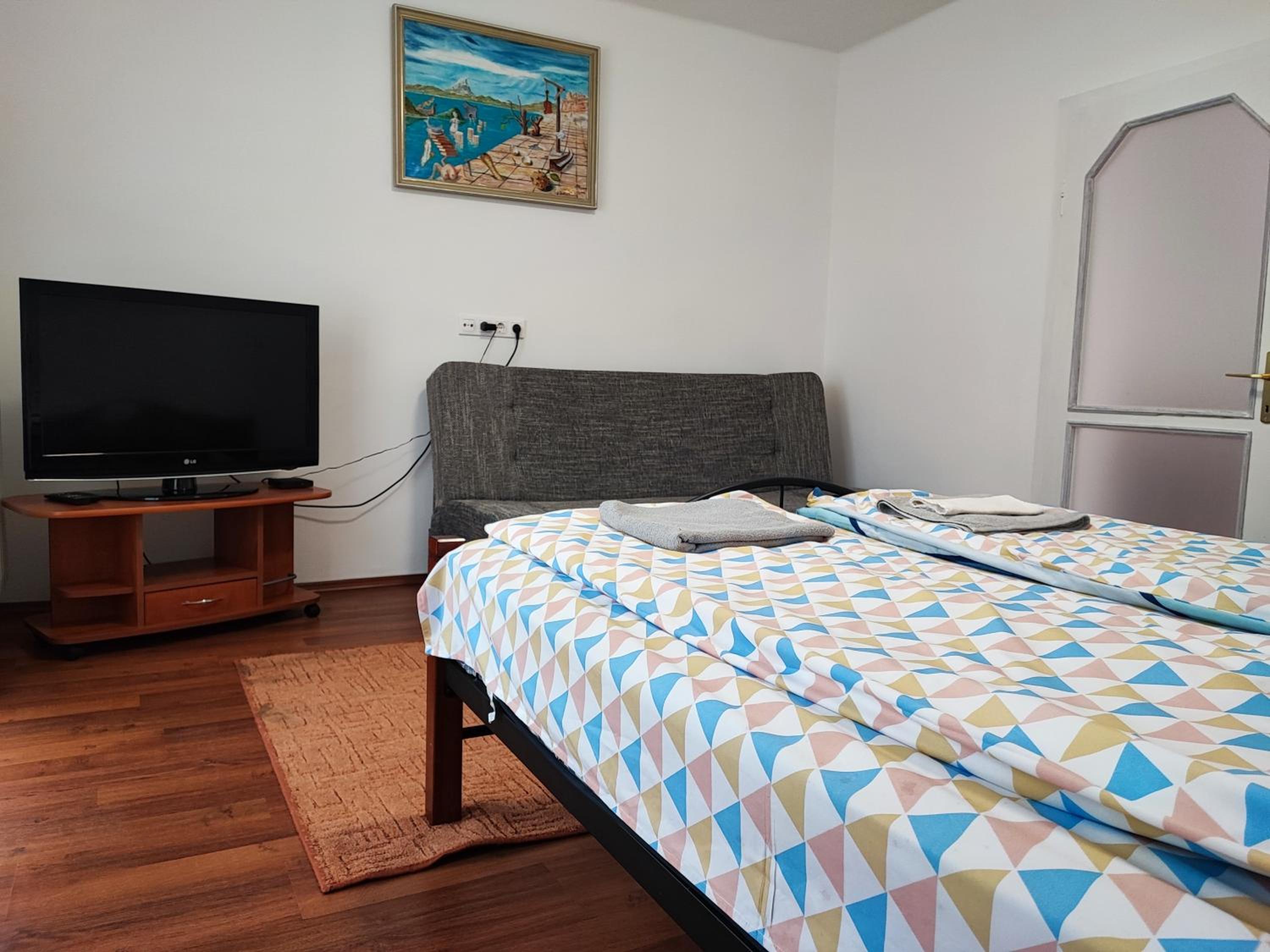One-Bedroom Apartment photo 3