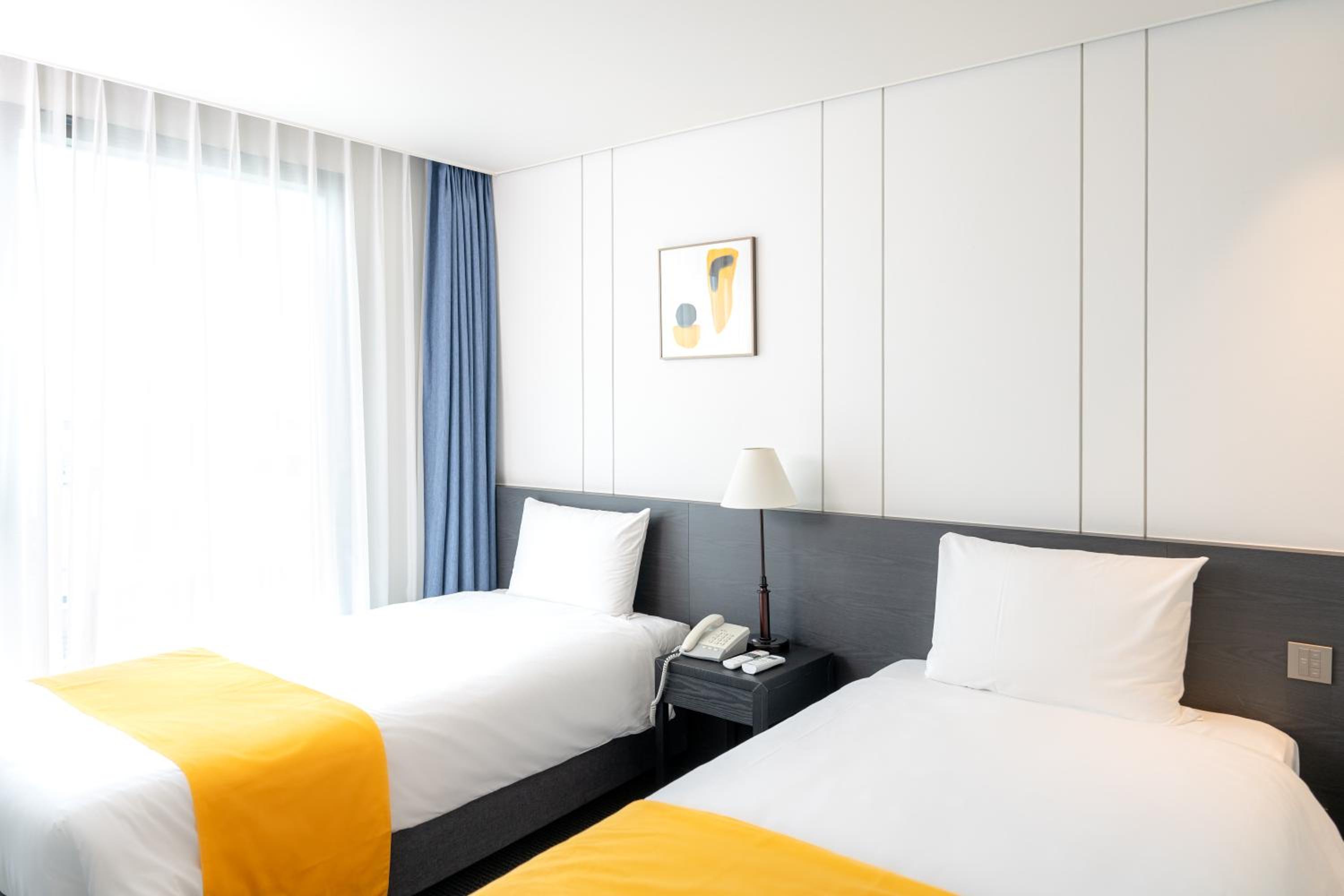 Standard Twin Room - Photo 2