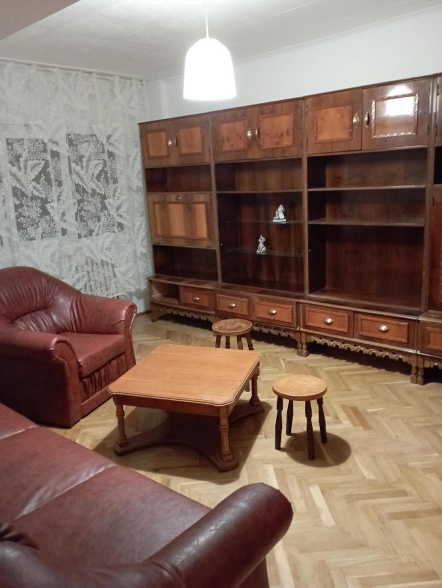 One-Bedroom Apartment - Photo 2